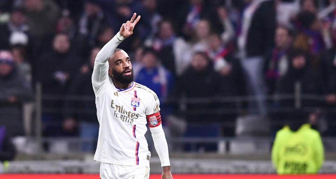 Ol Om Lacazette Offre Une Victoire Importante Aux Lyonnais Lors De