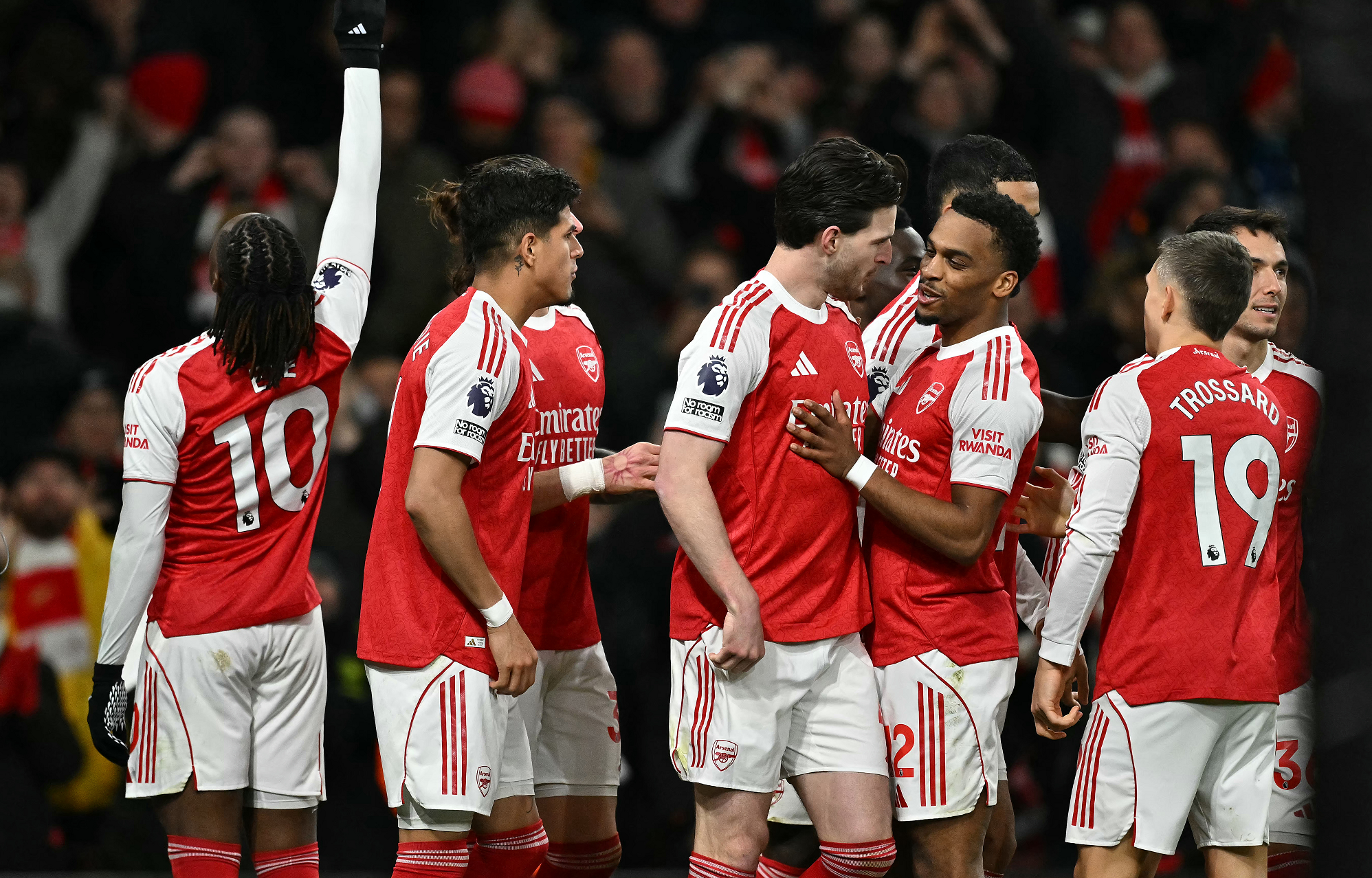 آرسنال المتألق يحسم ديربي شمال لندن ويعزز صدارته