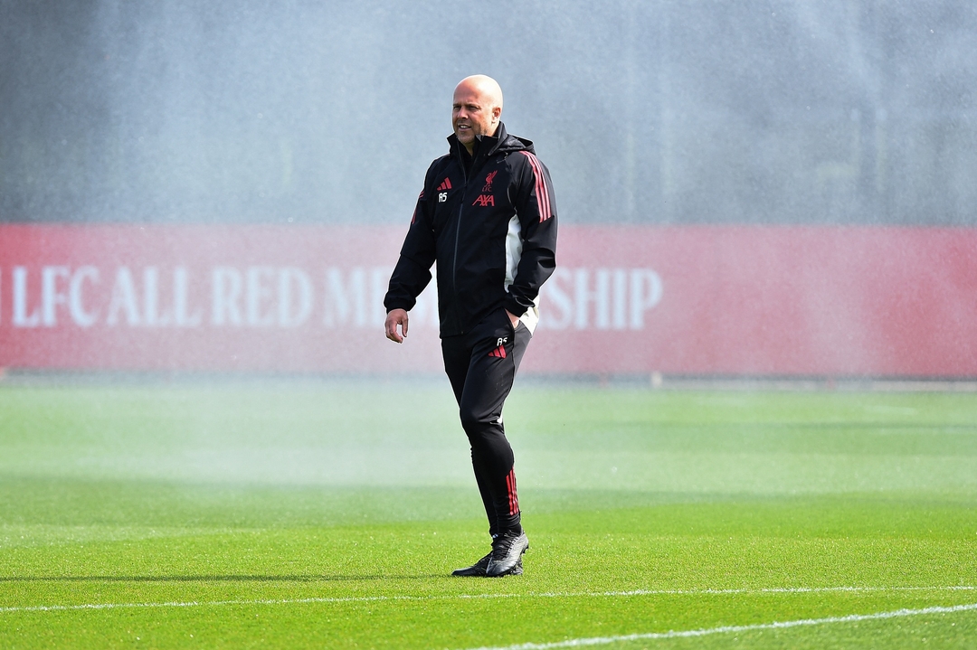 سلوت يُشيد بالدعم الذي يحظى به ليفربول رغم تذبذب النتائج