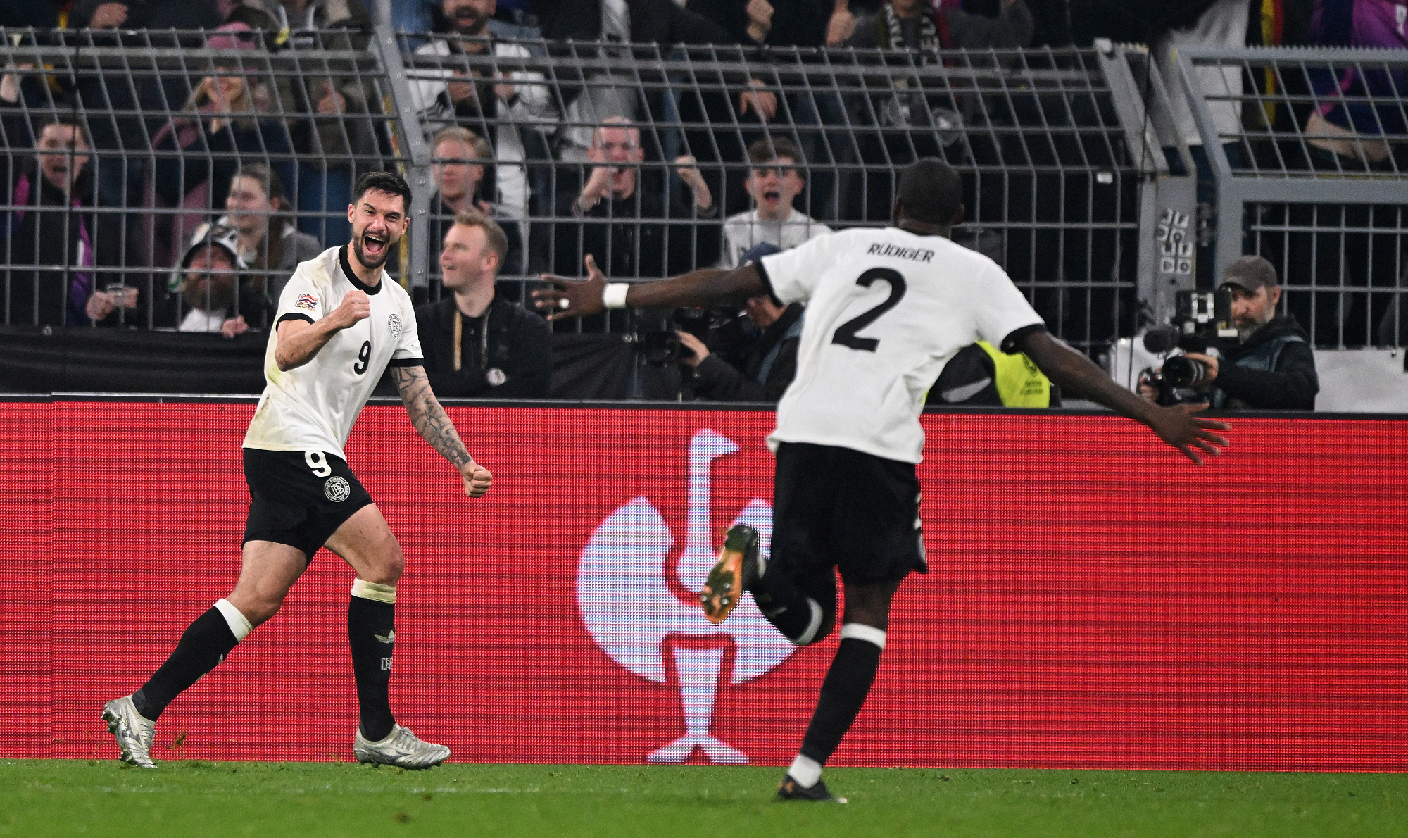 ألمانيا تتعادل مع إيطاليا وتبلغ نصف النهائي