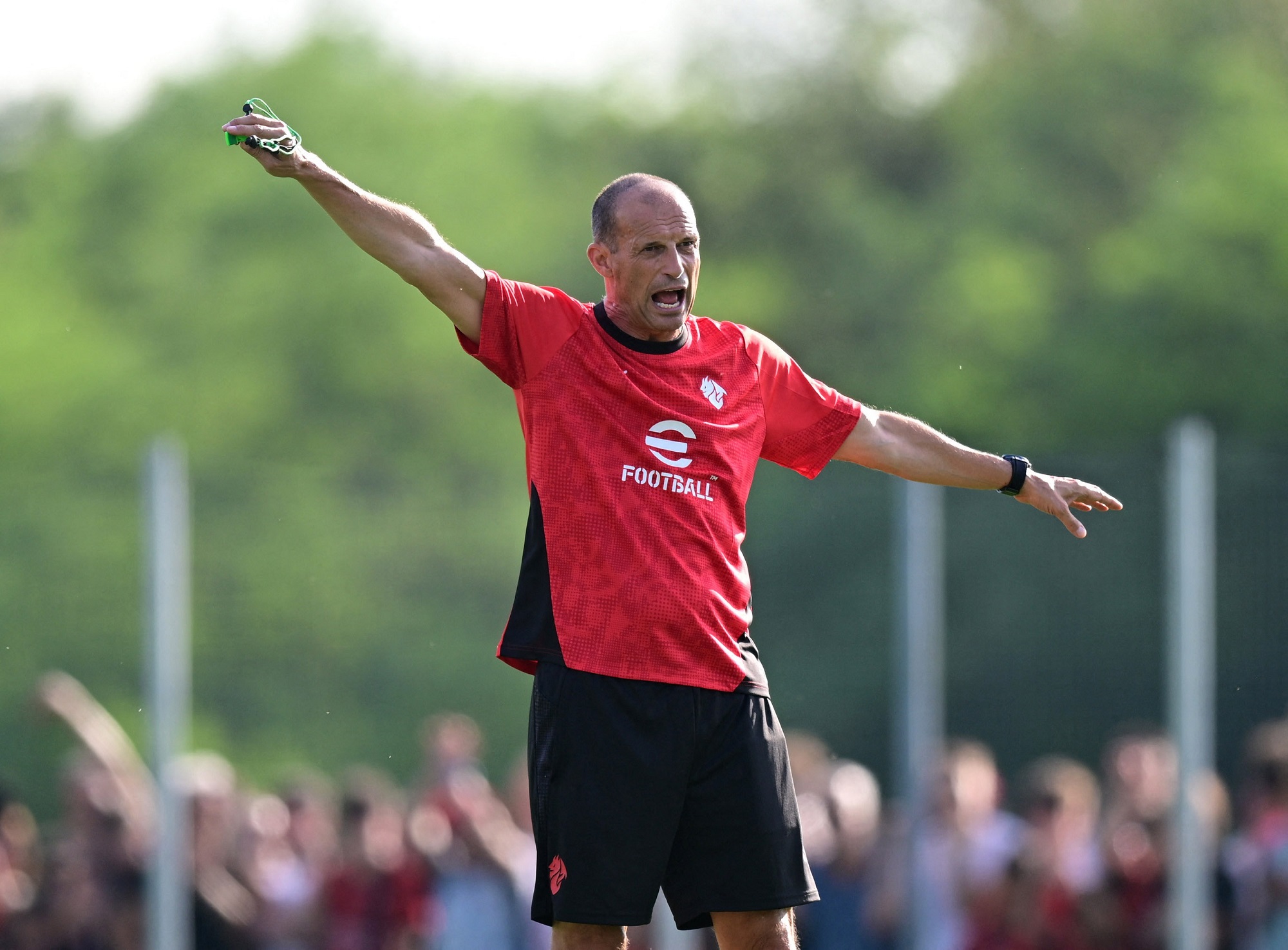 أليغري يزفّ خبراً سعيداً لجماهير ميلان