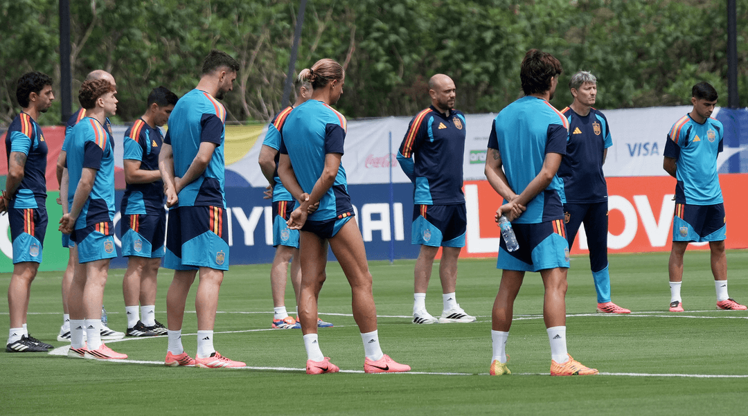 المنتخب الإسباني يستأنف تدريباته في ظل إصابات عديدة