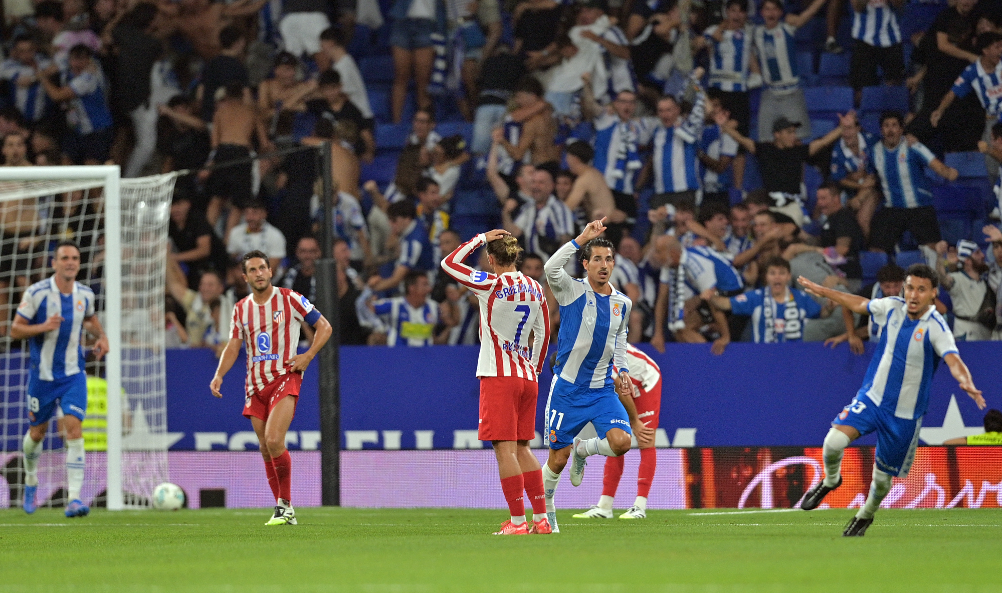 إسبانيول يتألق ويقتنص الفوز من أتليتيكو مدريد