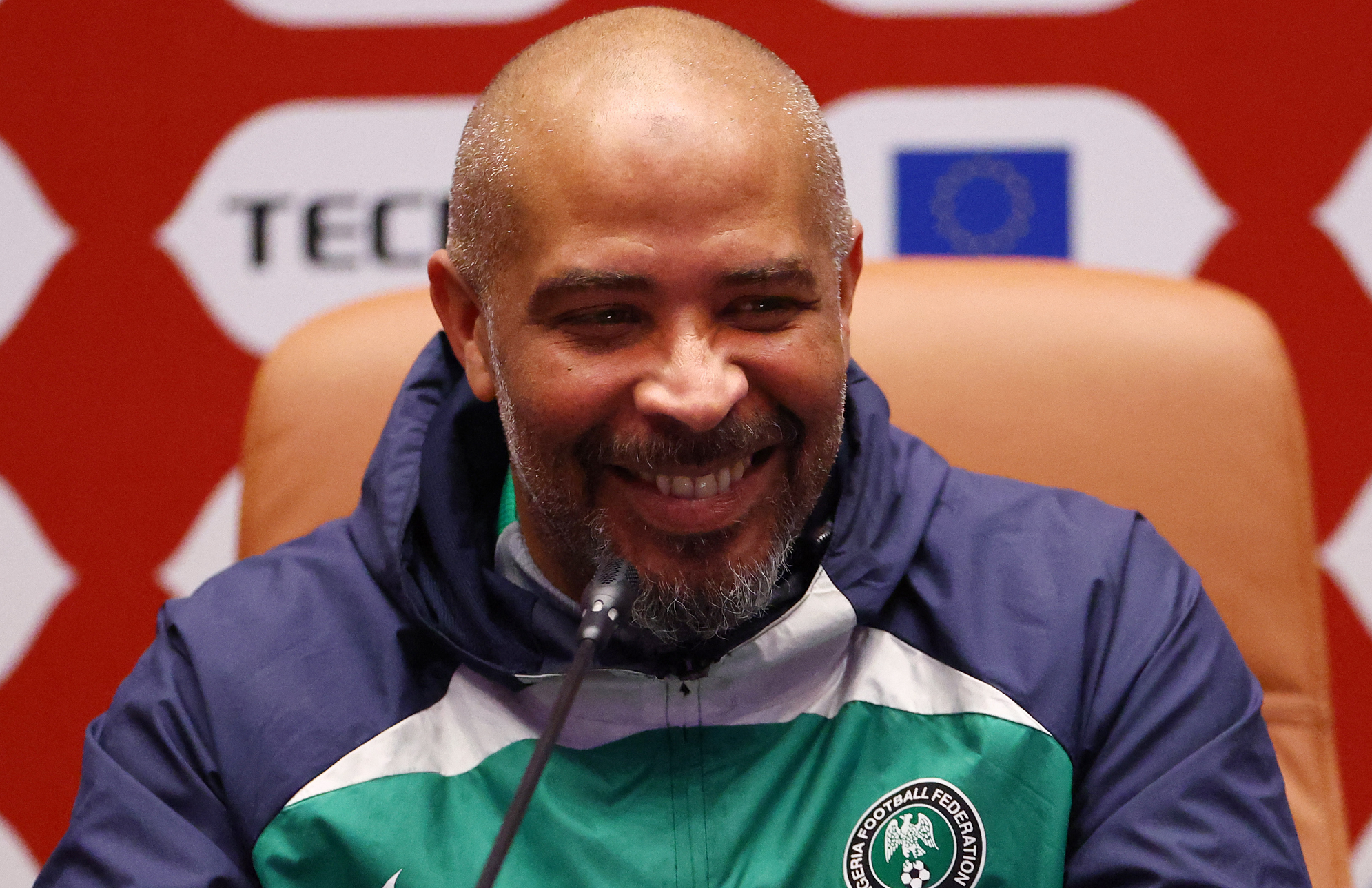 إيريك شيل مدرب المنتخب النيجيري