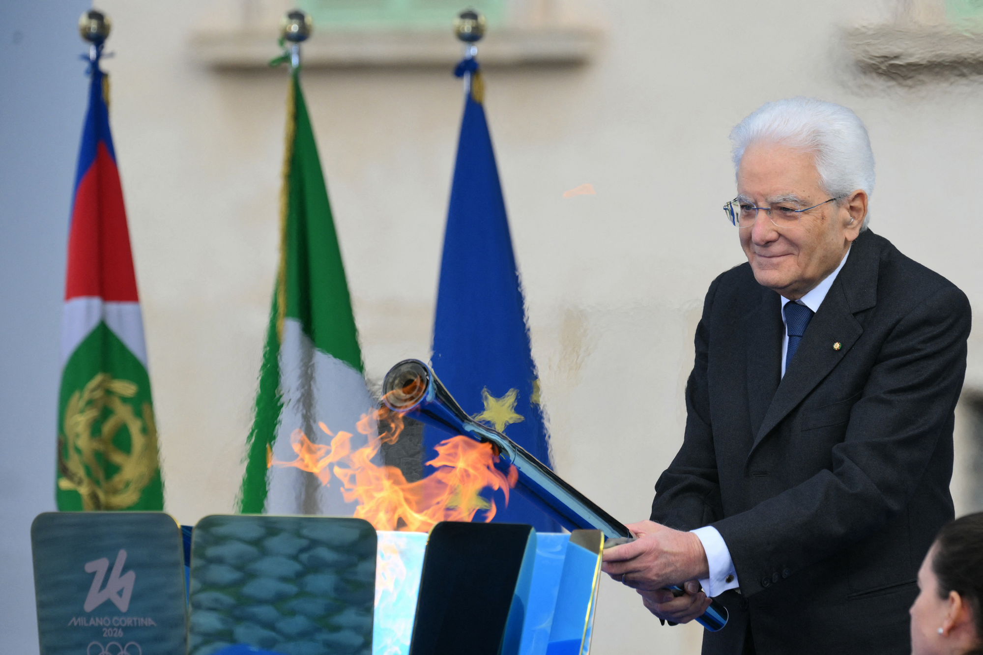 إيقاد شعلة أولمبياد 2026 في القصر الرئاسي الإيطالي