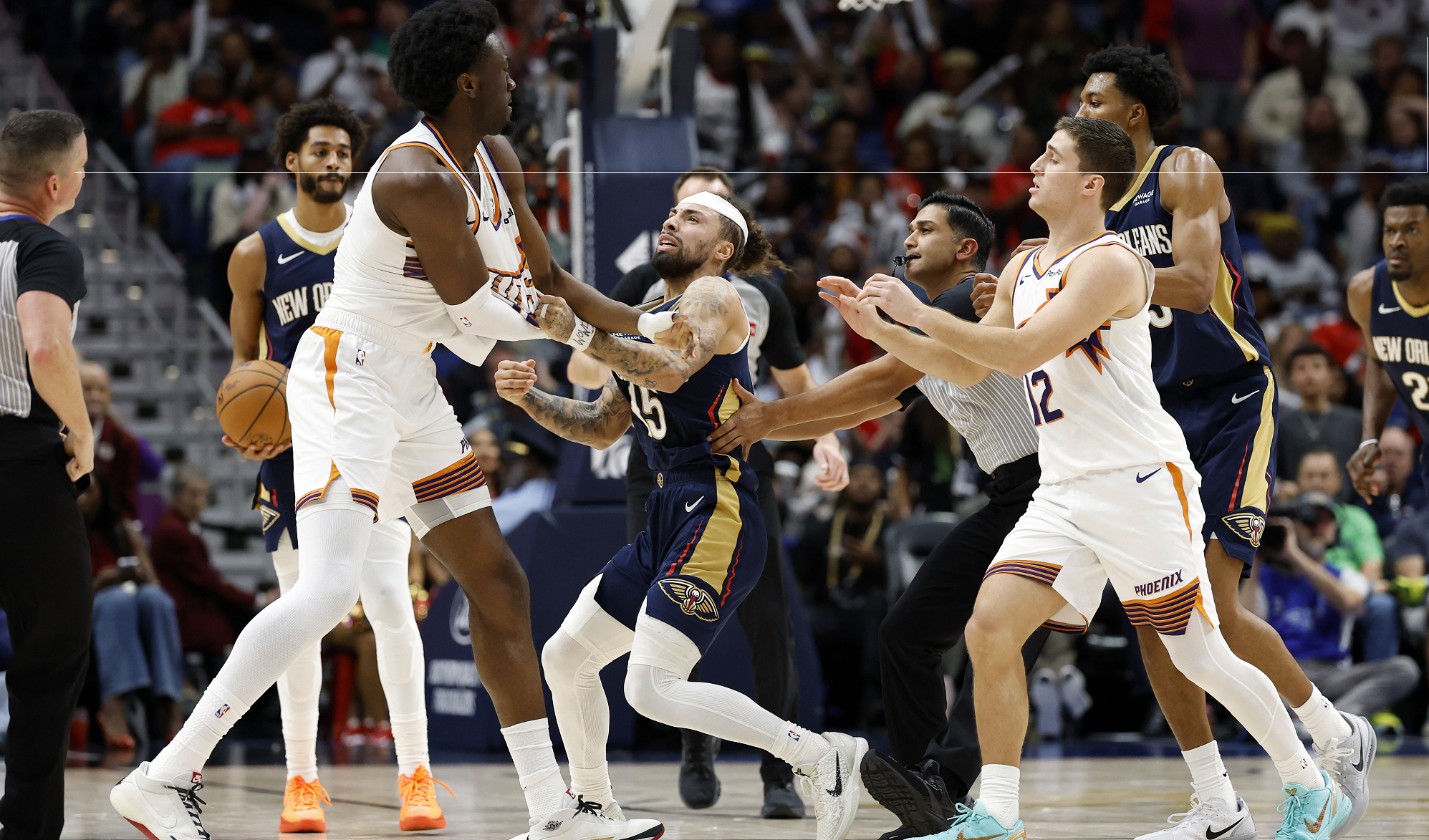 إيقاف ألفارادو من بيليكانز ووليامس من صنز