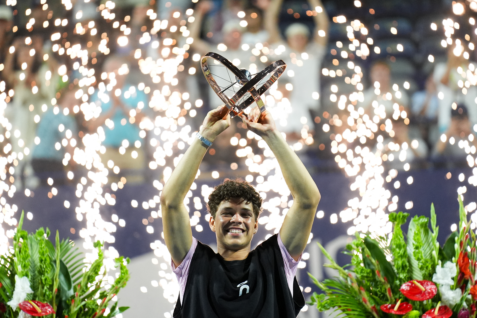 الأميركي شيلتون يحرز لقب دورة تورونتو