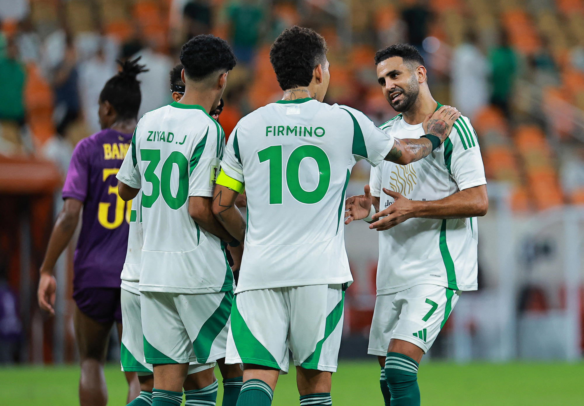 الأهلي السعودي يواصل التألق ويهزم الشرطة