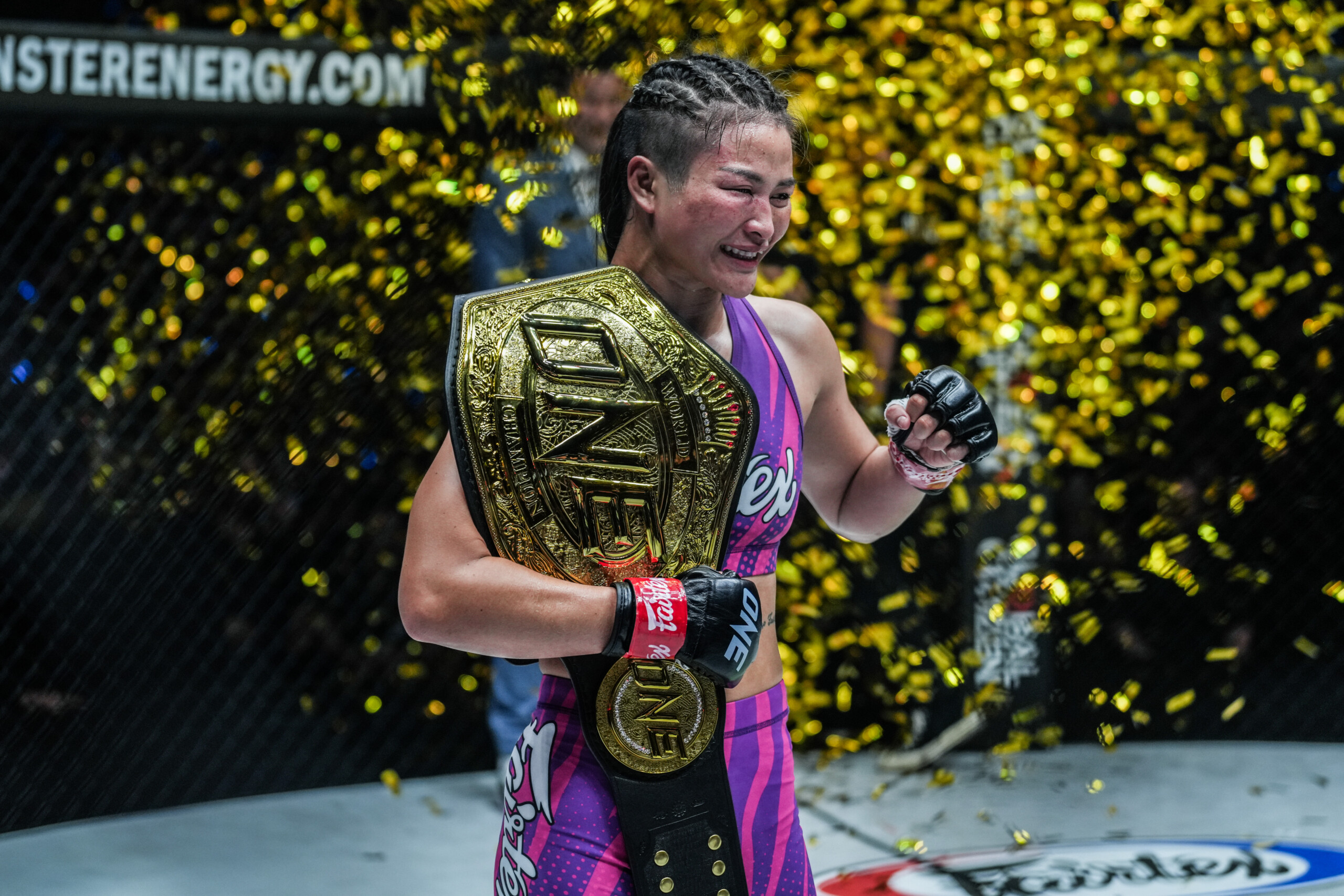 البطلة السابقة فيرتكس تعود