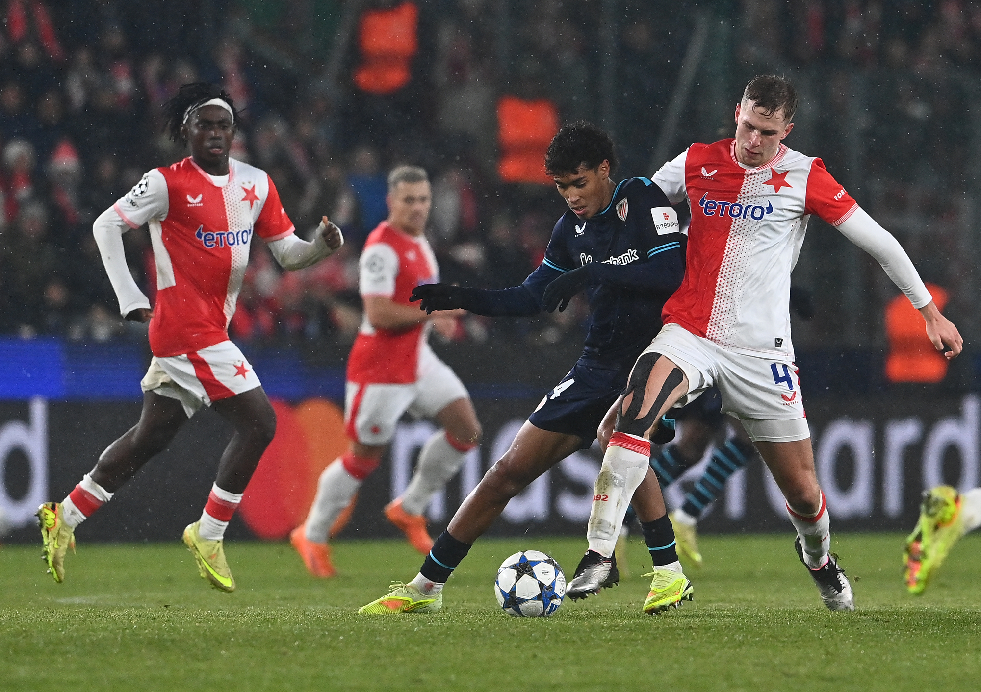 التعادل السلبي يخيم على مباراة سلافيا وأتليتيك