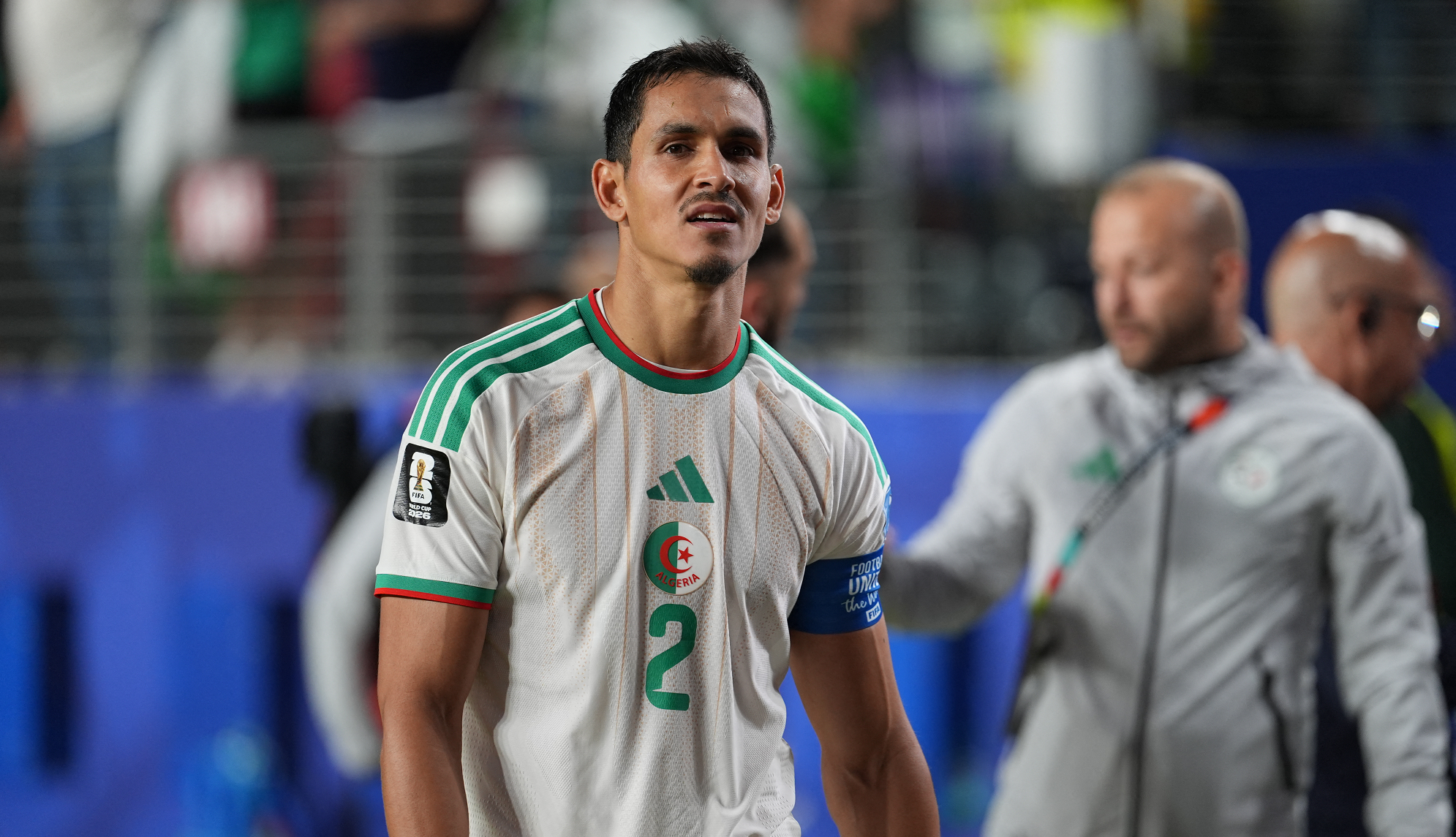 الجزائري عيسى ماندي يعلن اعتزاله اللعب دولياً