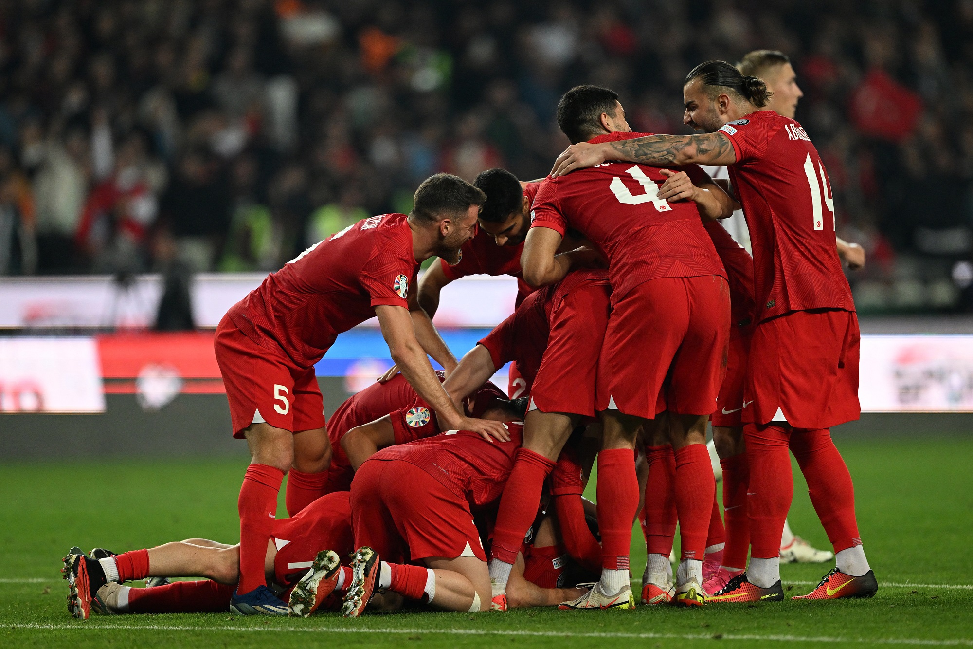 المنتخب التركي يحسم تأهله