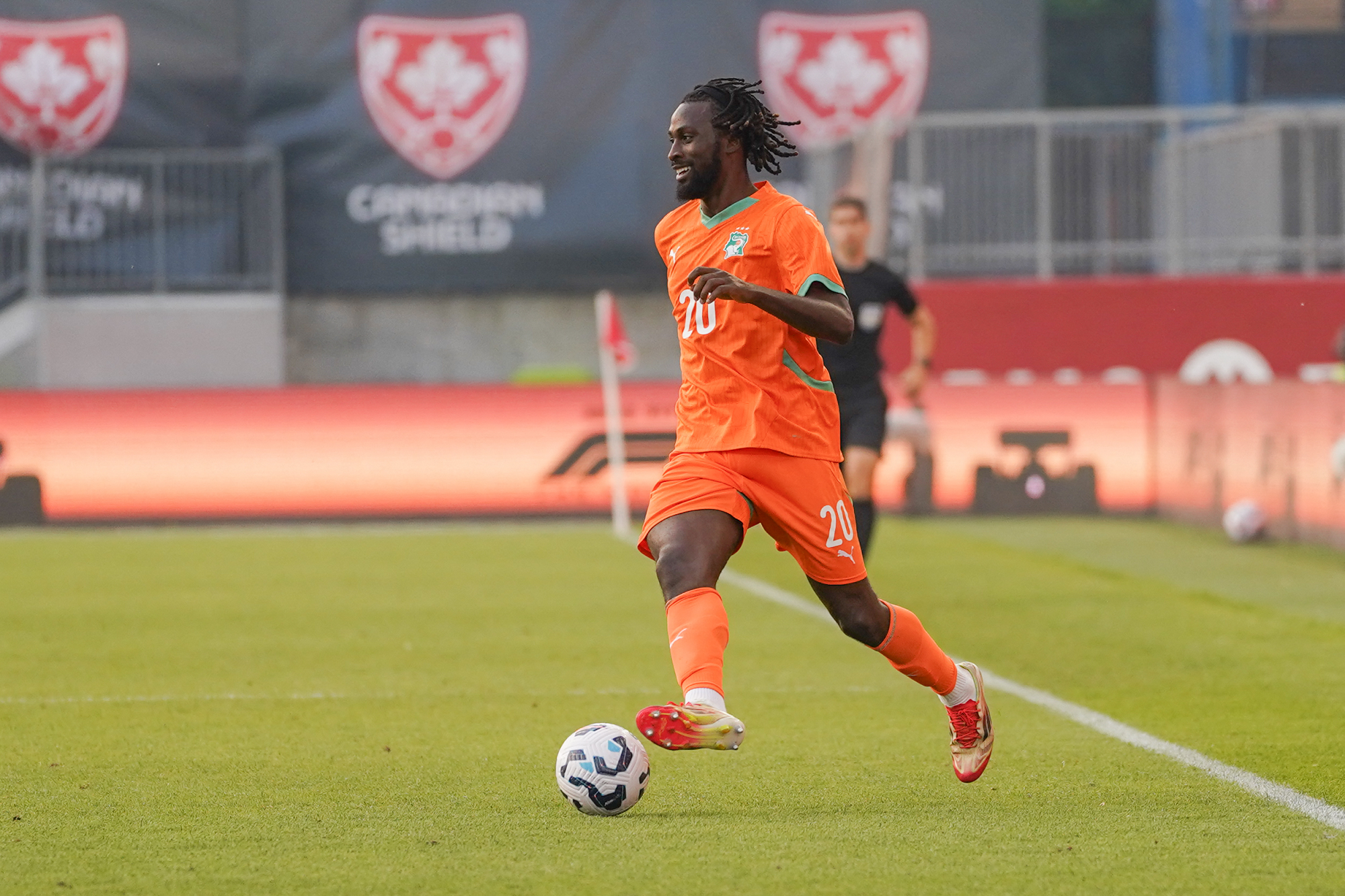 المهاجم غيسان ينتقل من نيس إلى أستون فيلا