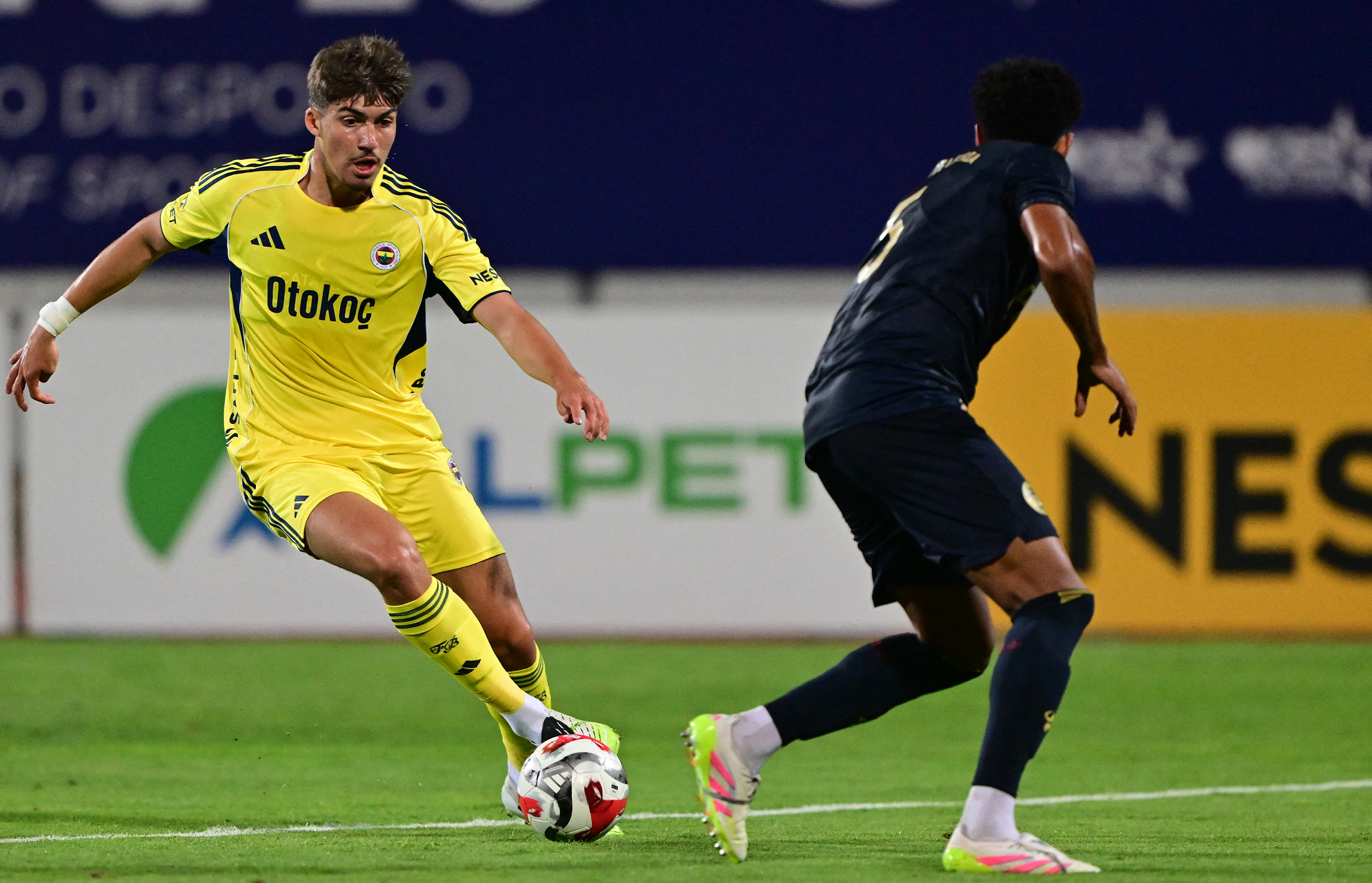 الهلال يتعاقد مع المدافع التركي يوسف إكتشيشيك