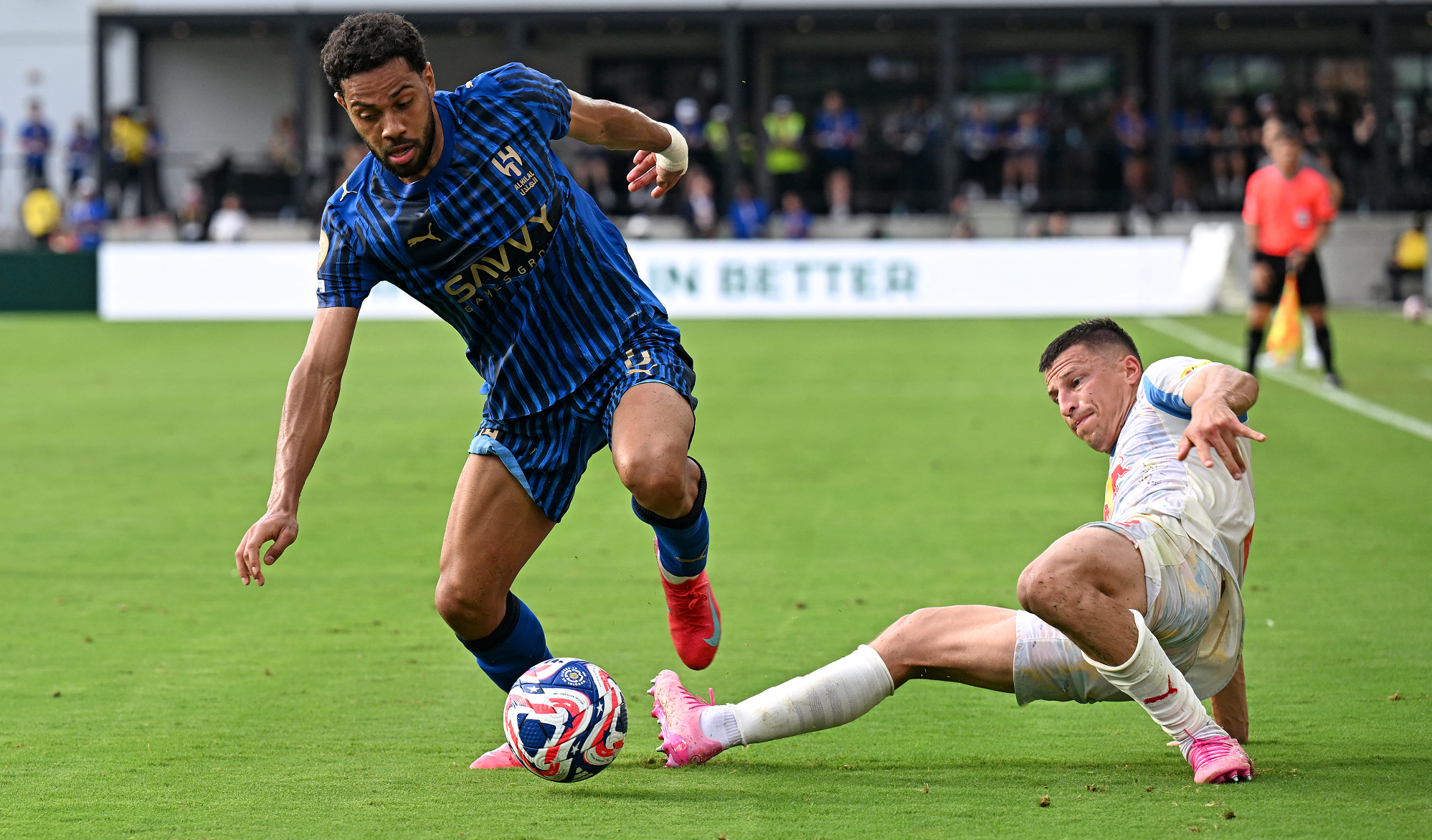 الهلال يكتفي بالتعادل مع زالتسبورغ