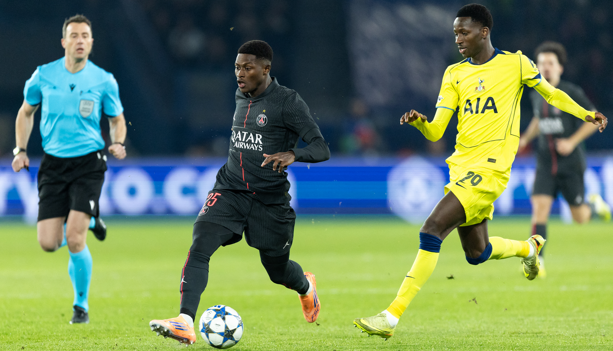 باريس سان جيرمان يعلن إصابة لاعبه نونو مينديش