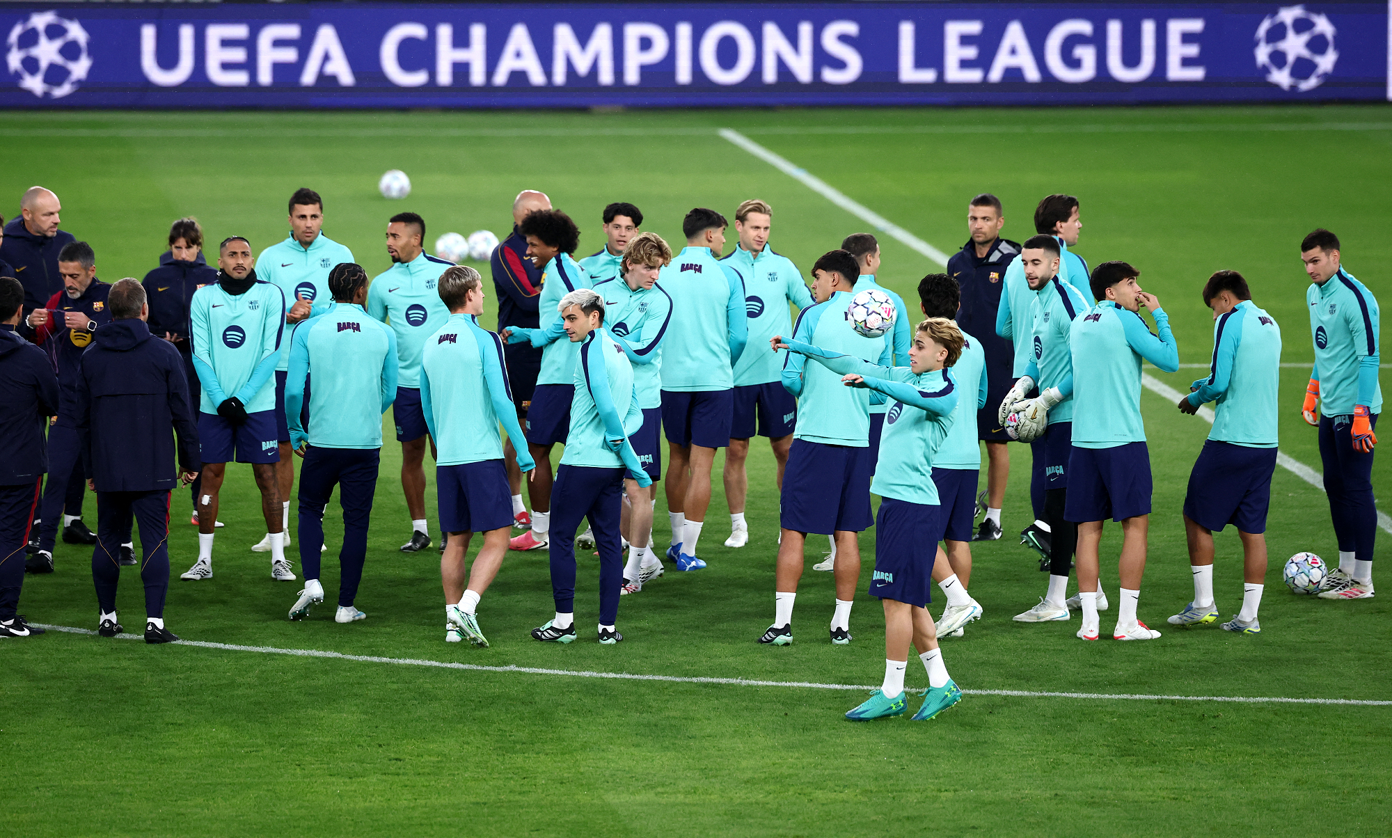 برشلونة يتأهب لمواجهة باريس سان جيرمان المرتقبة