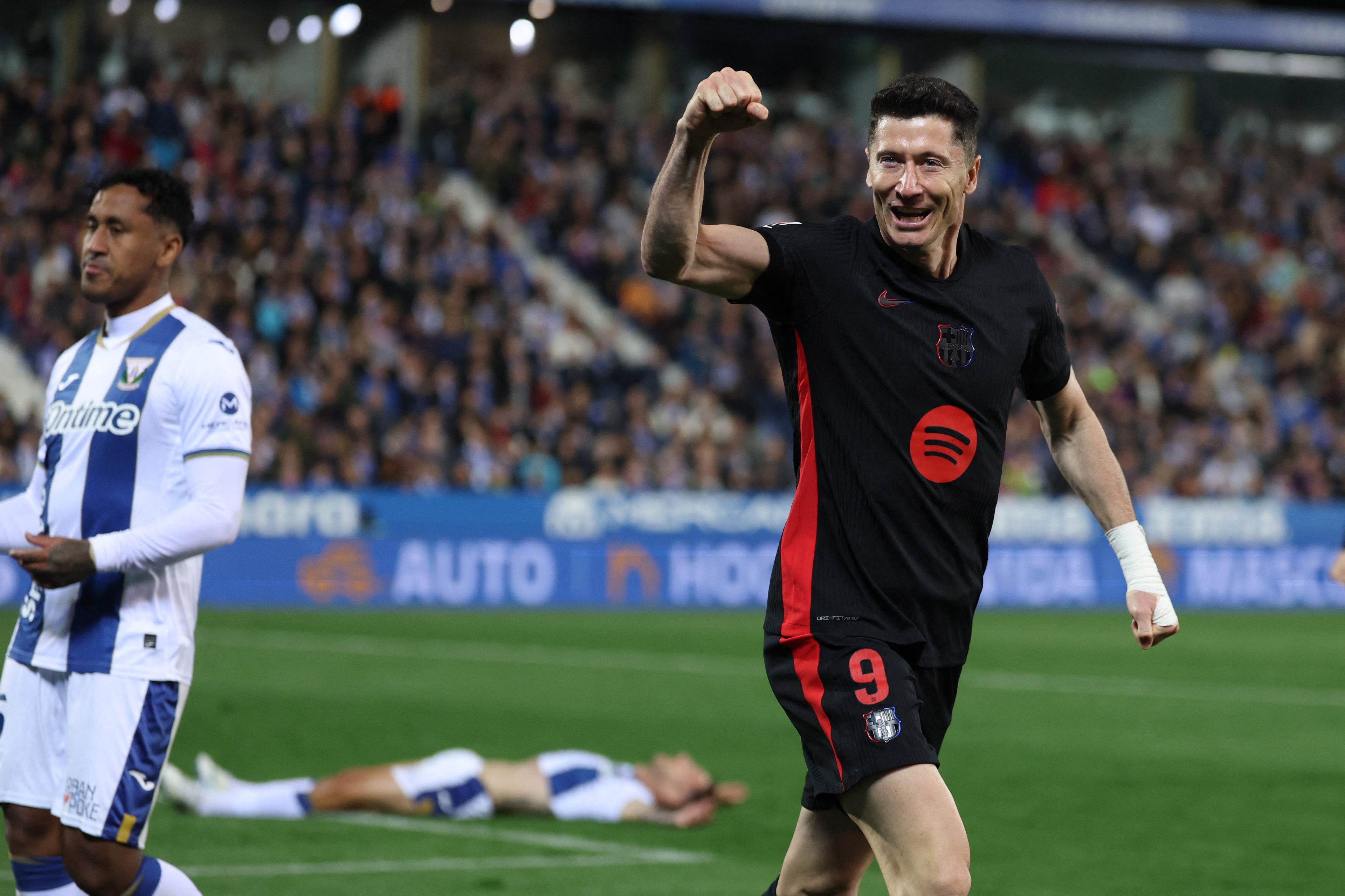 برشلونة يتخطّى ليغانيس