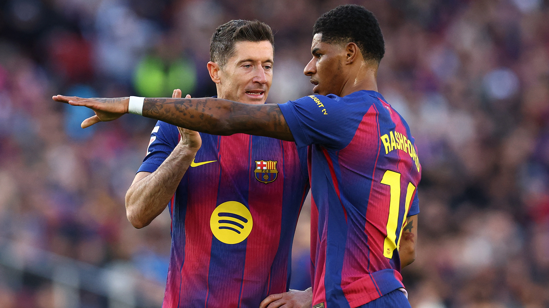 برشلونة يحلّ ضيفاً على ديبورتيفو ألافيس