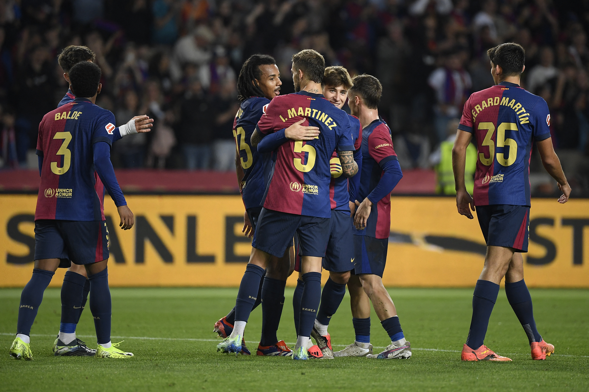 برشلونة يضرب بقوة ويهزم إشبيلية بخماسية