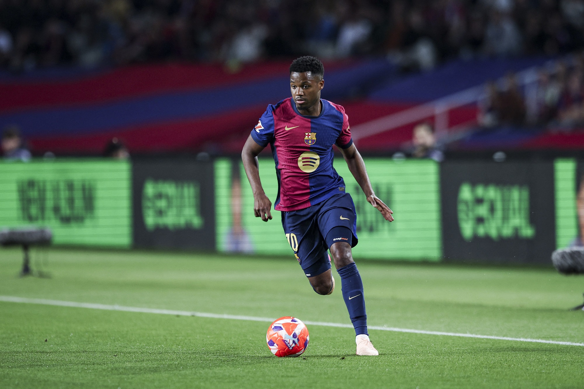 برشلونة يعلن تمديد عقد فاتي وإعارته إلى موناكو