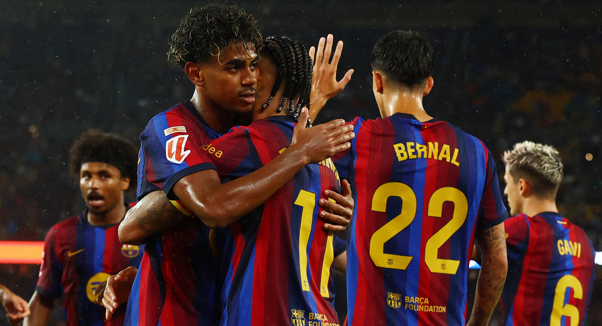 برشلونة يواصل تألقه ويكتسح راسينغ سانتاندير
