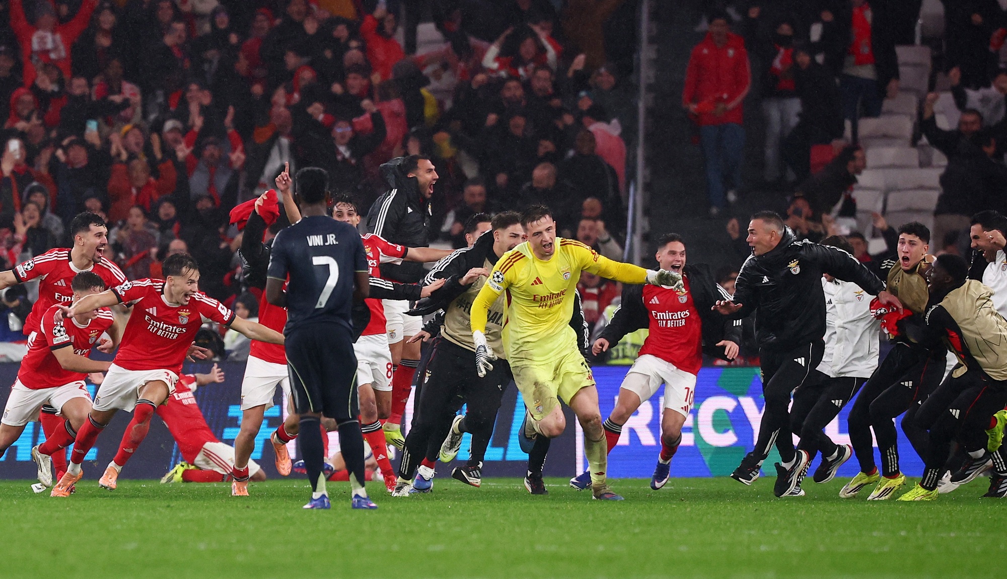 بنفيكا يُطيح بريال مدريد