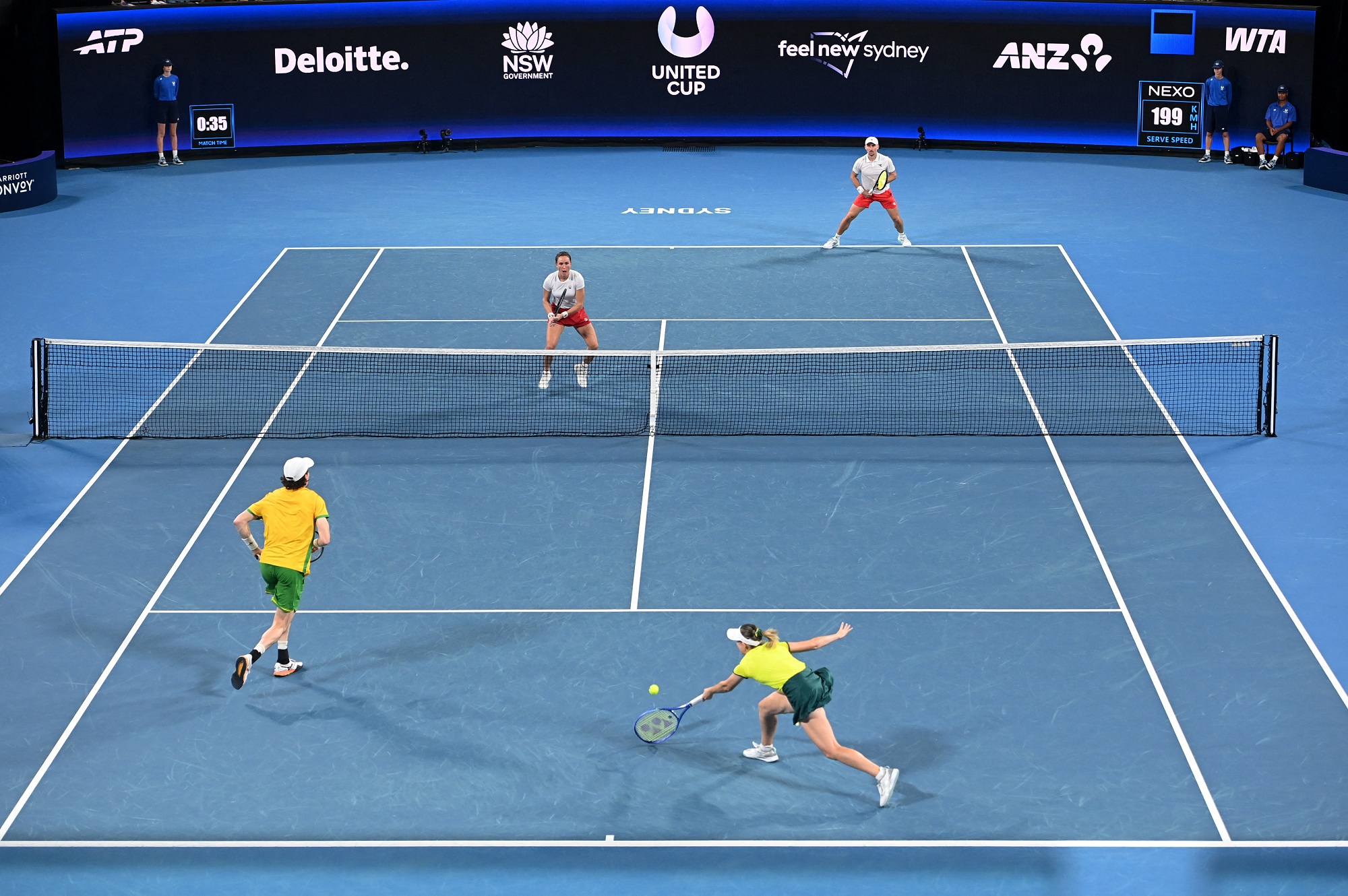 بولندا تكمل عقد نصف النهائي