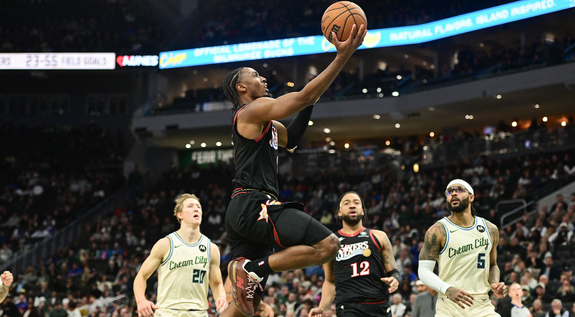 تايريز ماكسي يقود سيكسرز للفوز على باكس