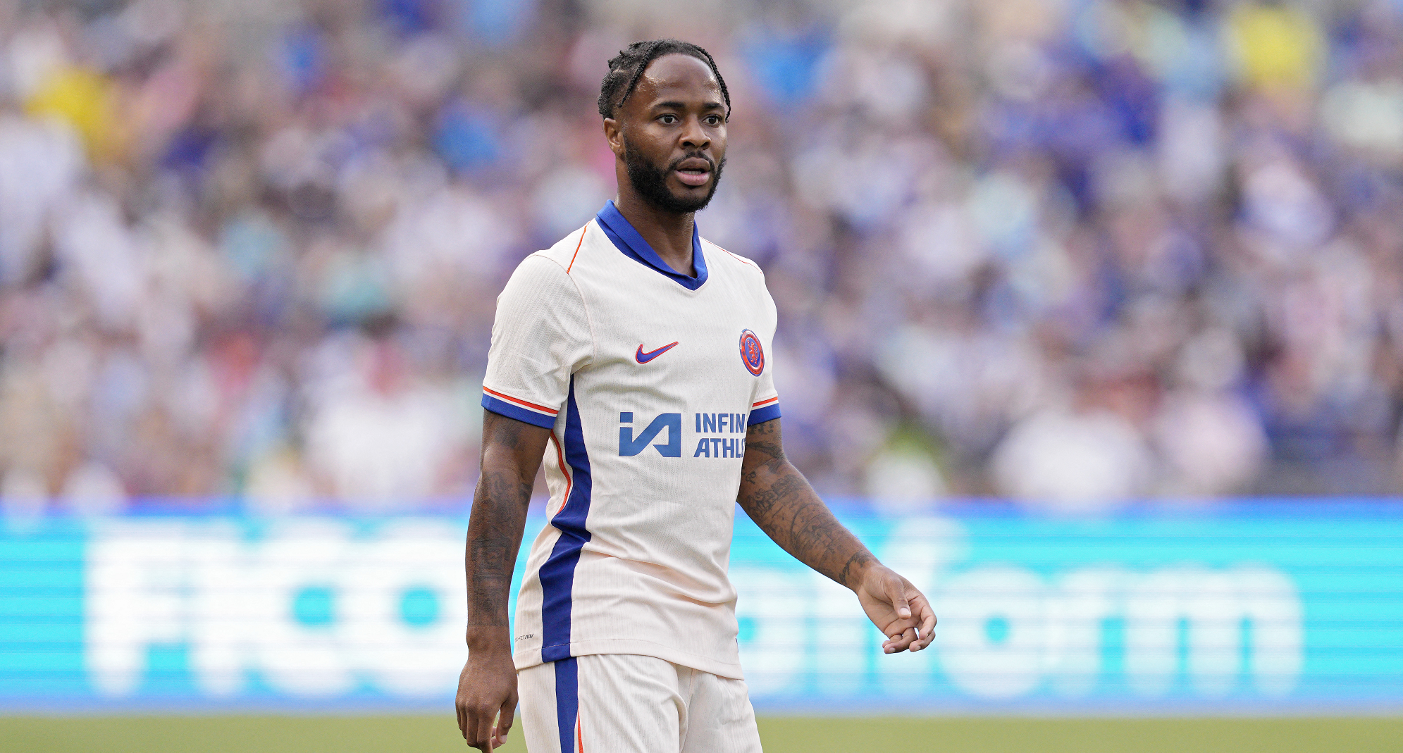 تشلسي يعلن إنهاء التعاقد مع ستيرلينغ بالتراضي