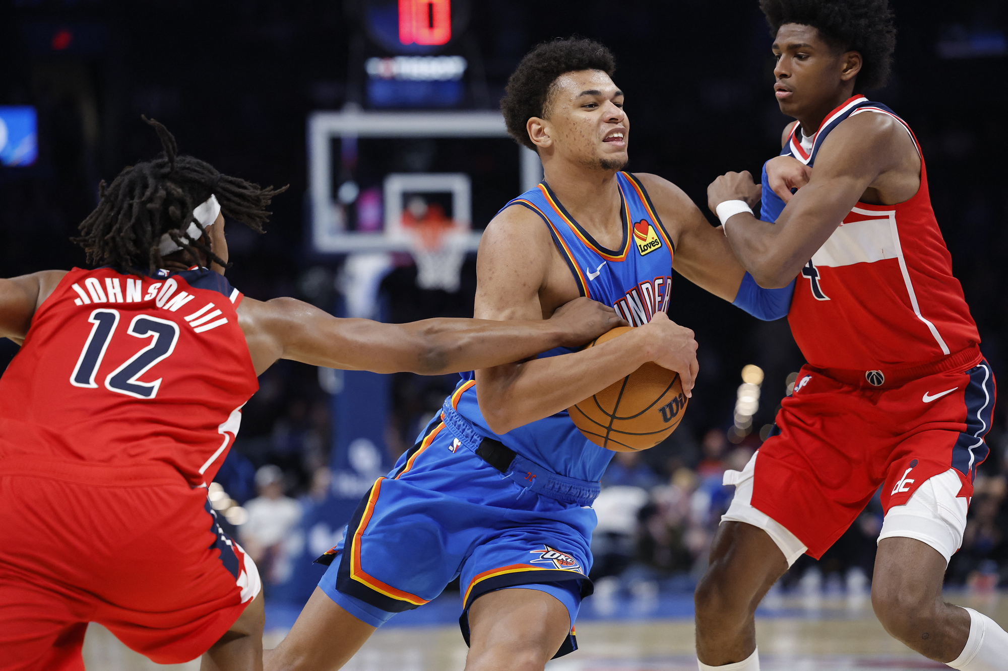 ثاندر حامل اللقب يواصل انطلاقته الرائعة