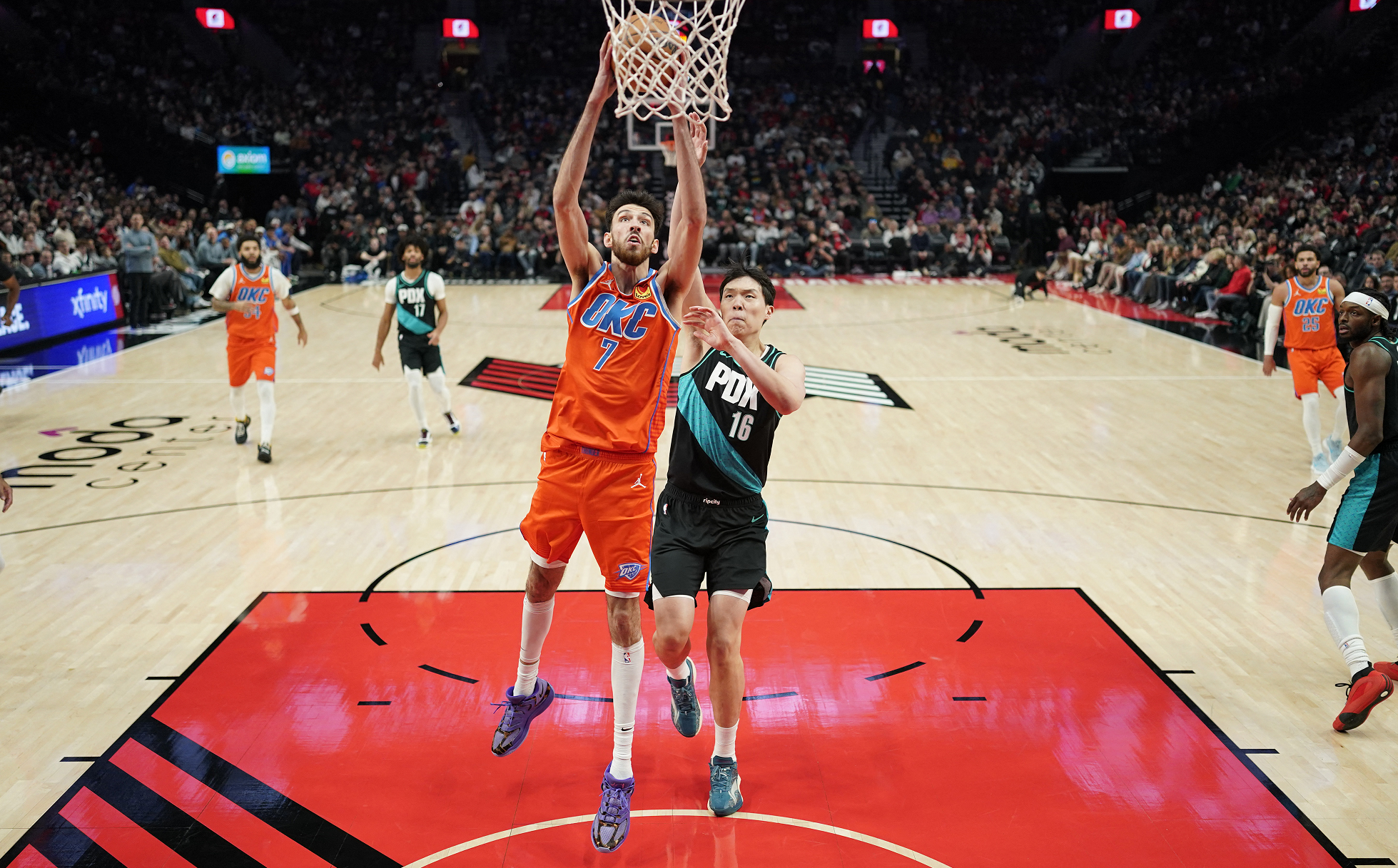 ثاندر يواصل انطلاقته المثالية