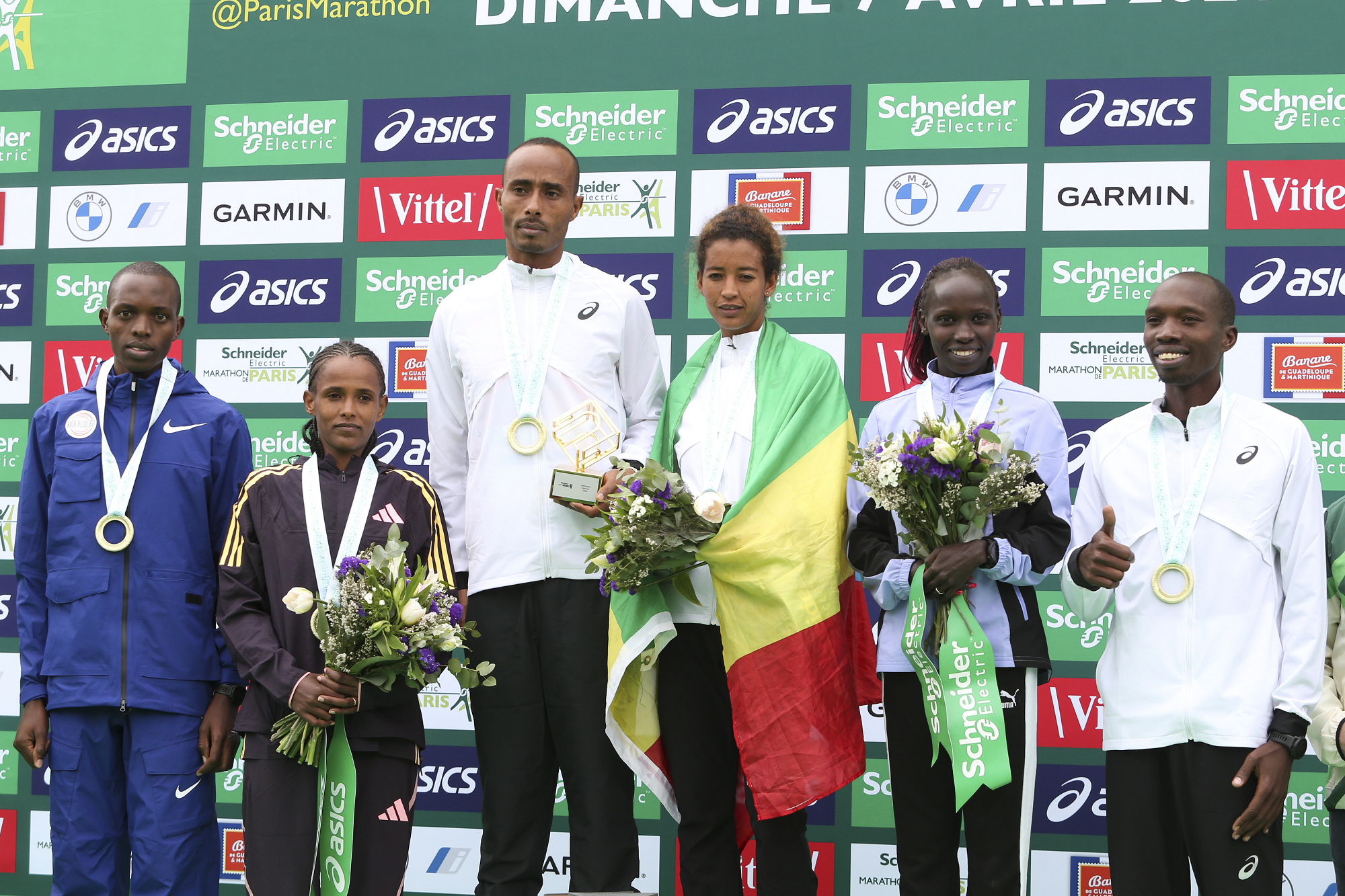 ثنائية إثيوبية في ماراثون باريس بفوز أوما وفيكير