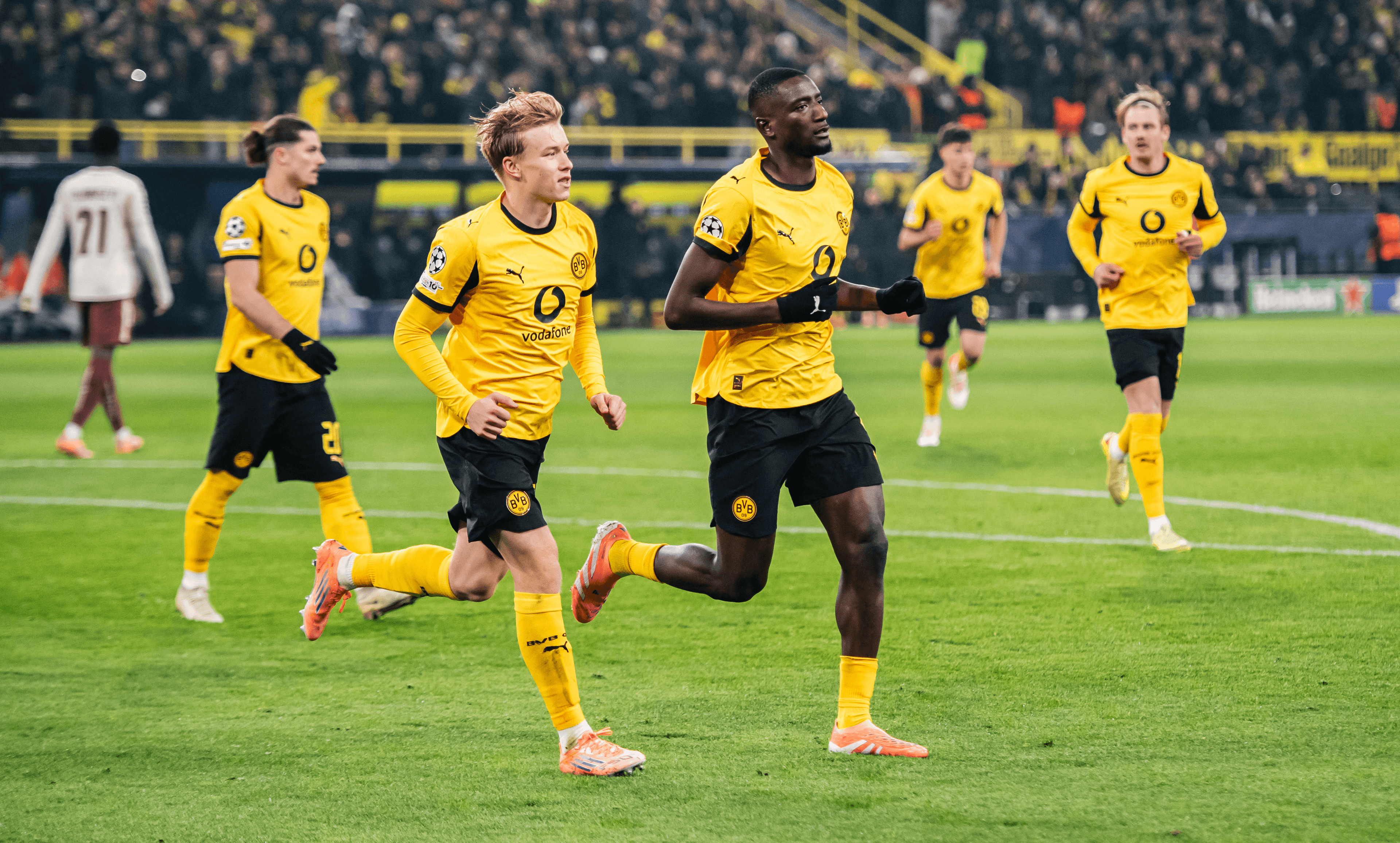 دورتموند يستعيد بريقه