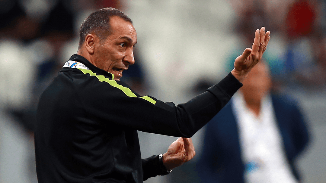 اليوناني دونيس مدرباً جديداً للمنتخب السعودي