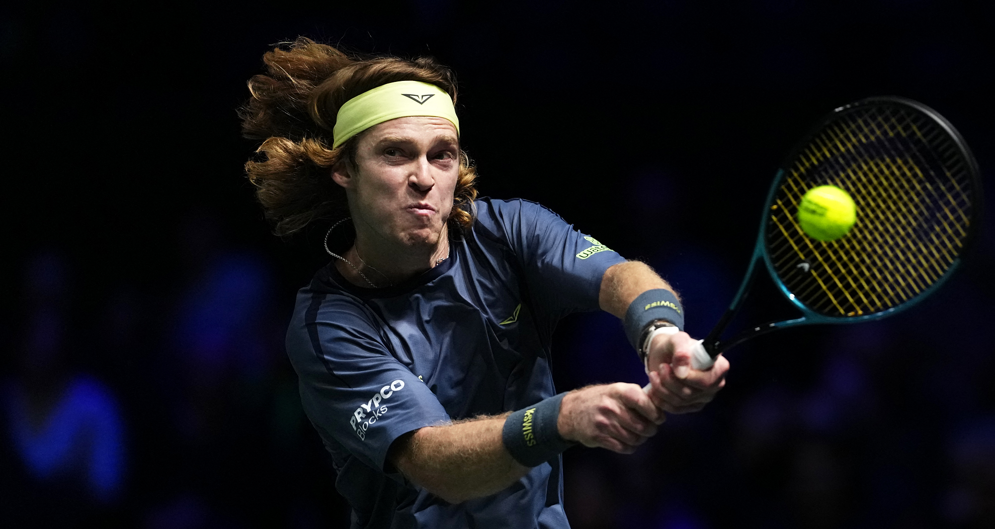 روبليف يبلغ الدور الثاني في بطولة باريس ماسترز