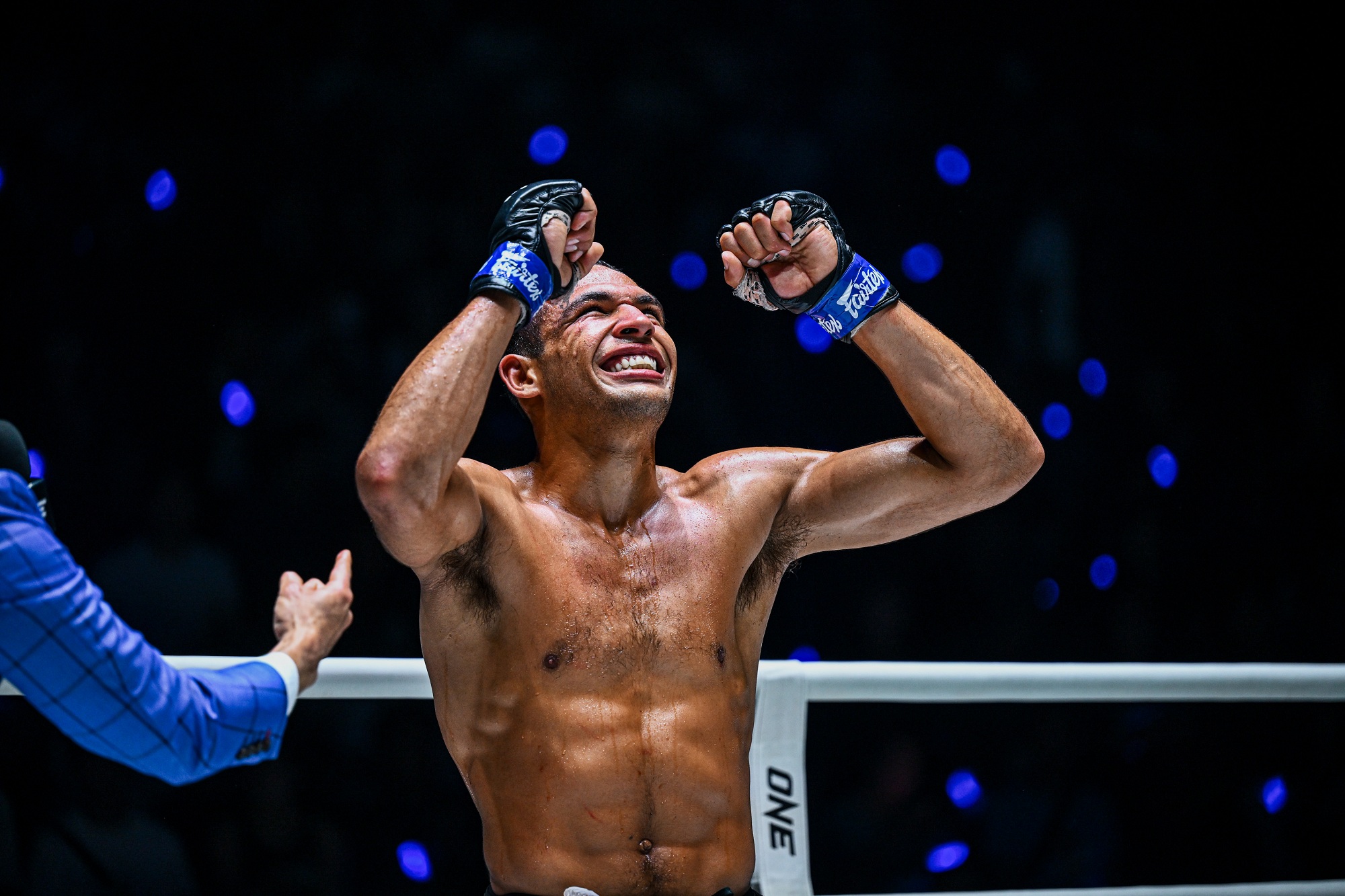 روتولو يواجه إيسوجيما