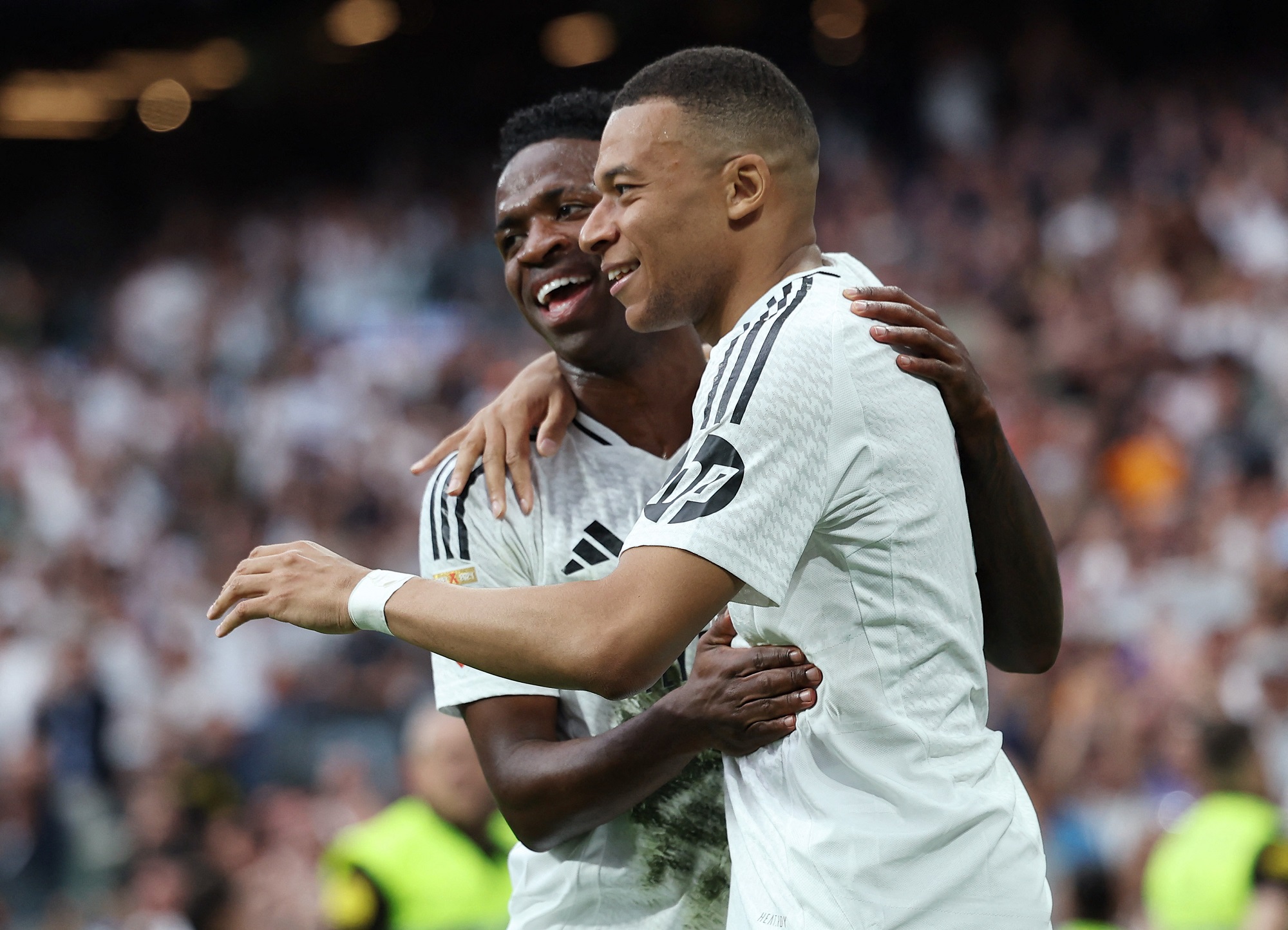 ريال مدريد يتخطّى ريال سوسييداد بثنائية