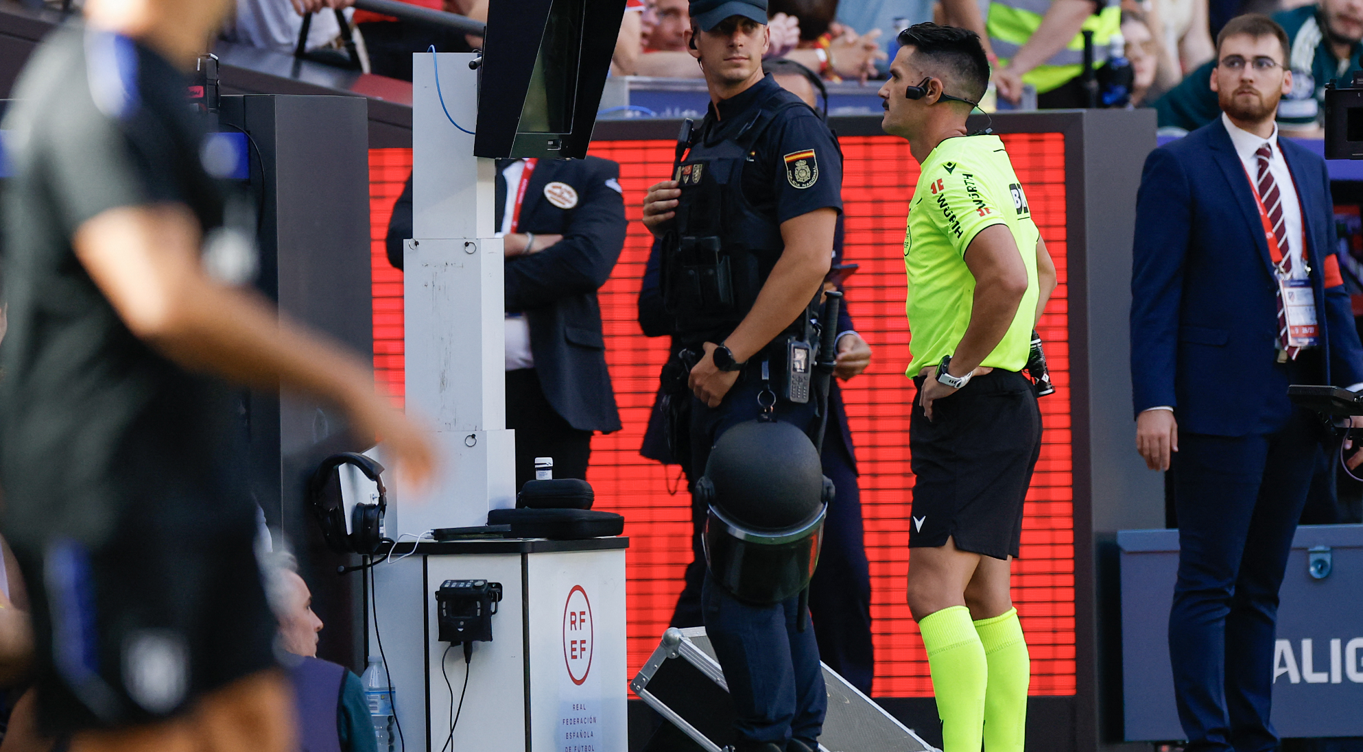 ريال مدريد يرد على تصريحات خافيير تيباس