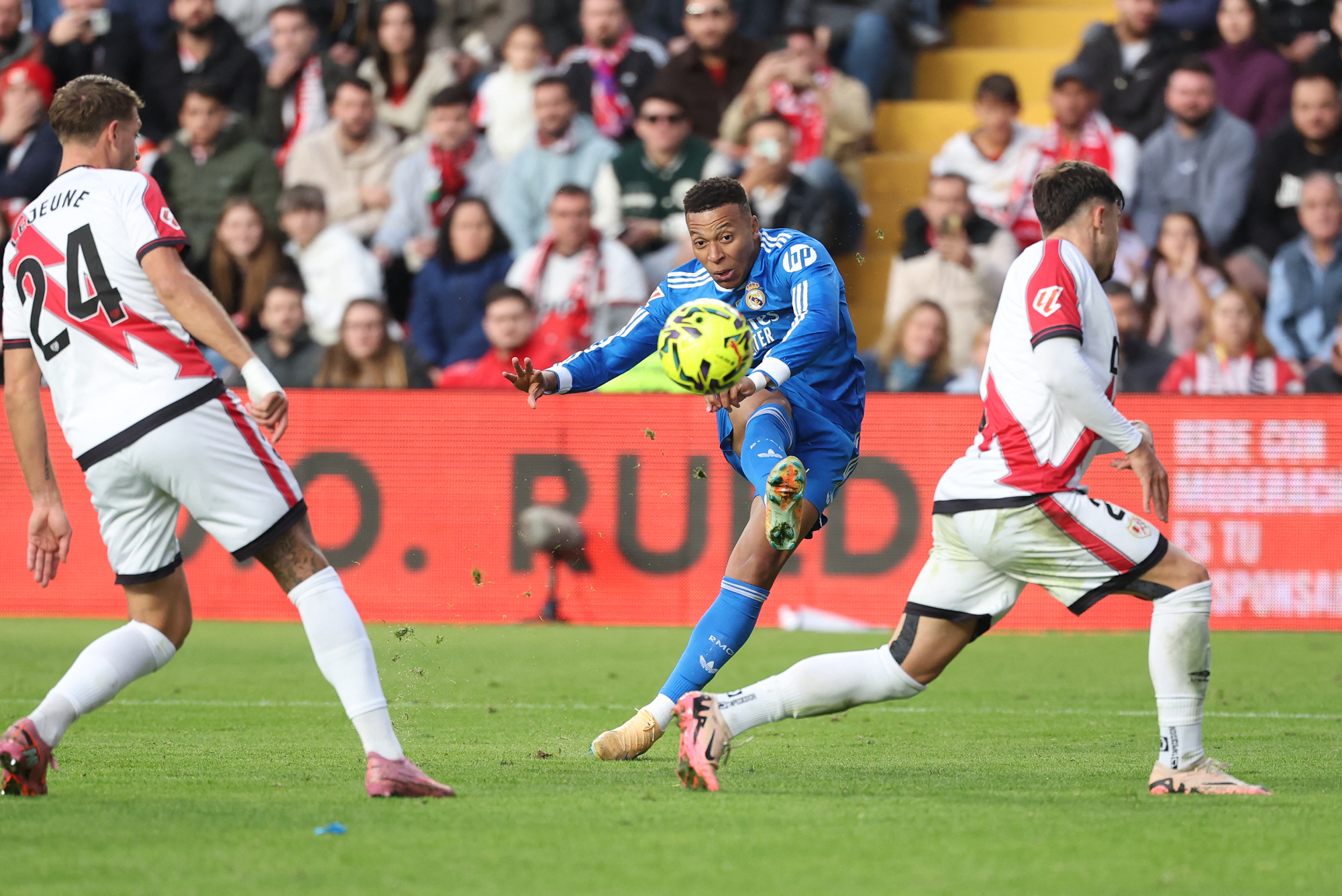 ريال مدريد يسقط في فخ التعادل أمام رايو فايكانو