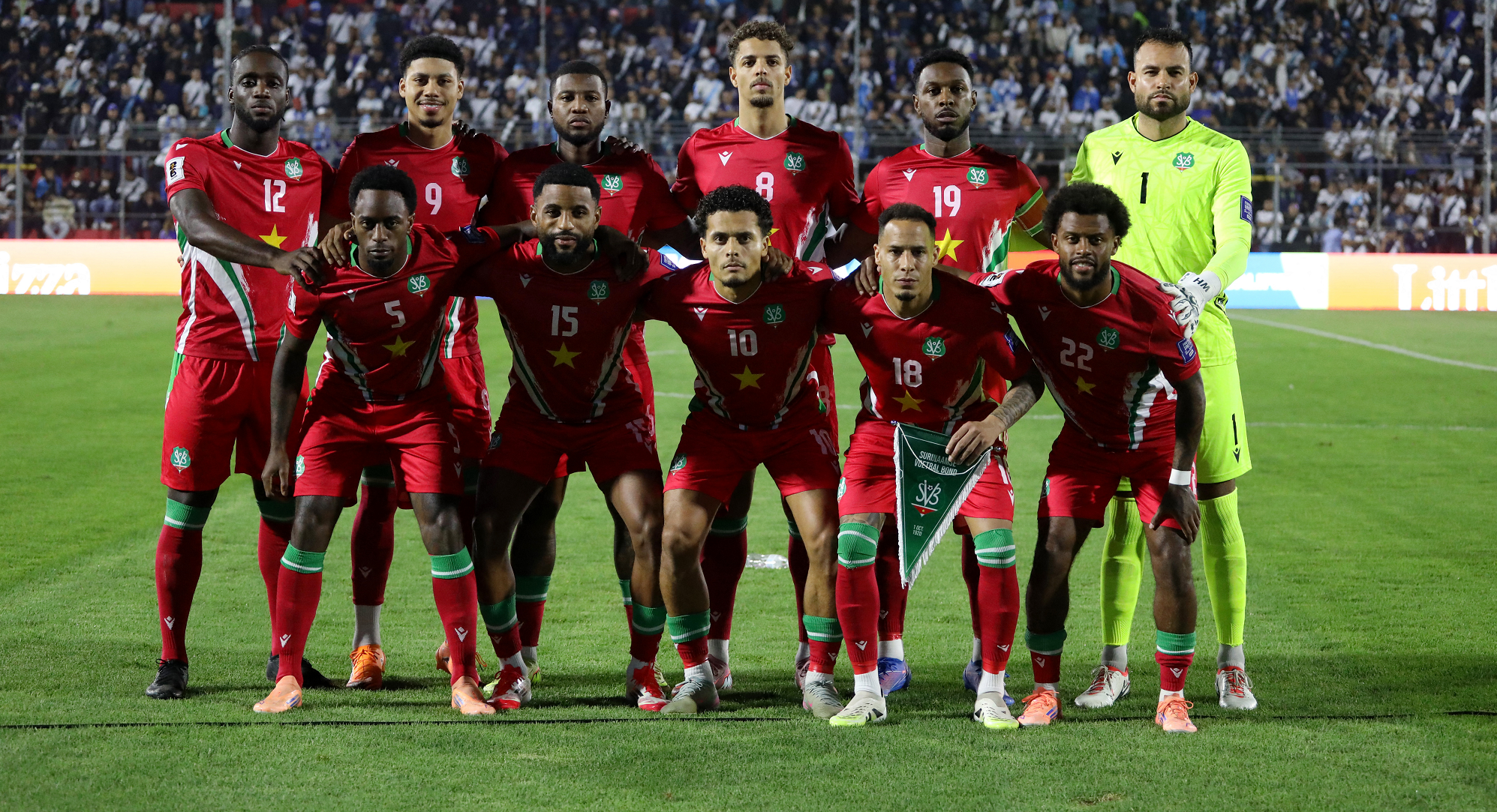 سورينام تعين مدرباً جديداً قبل ملحق كأس العالم