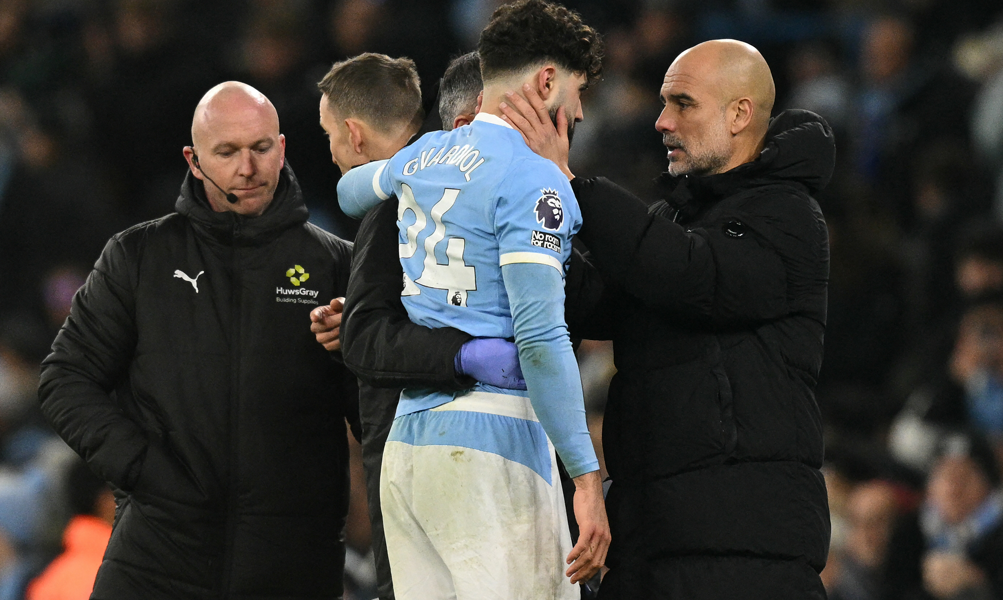 غفارديول مدافع مانشستر سيتي يتعرض لإصابة كبيرة