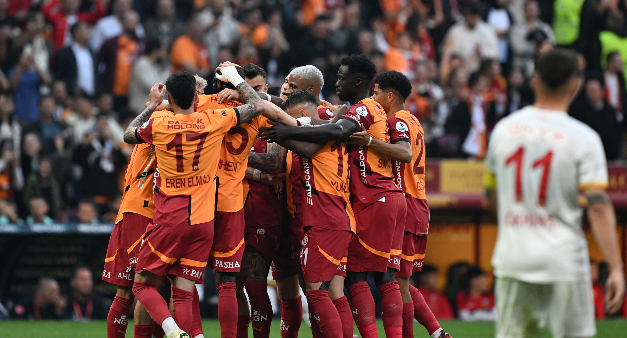 غلطة سراي يحرز لقب الدوري التركي