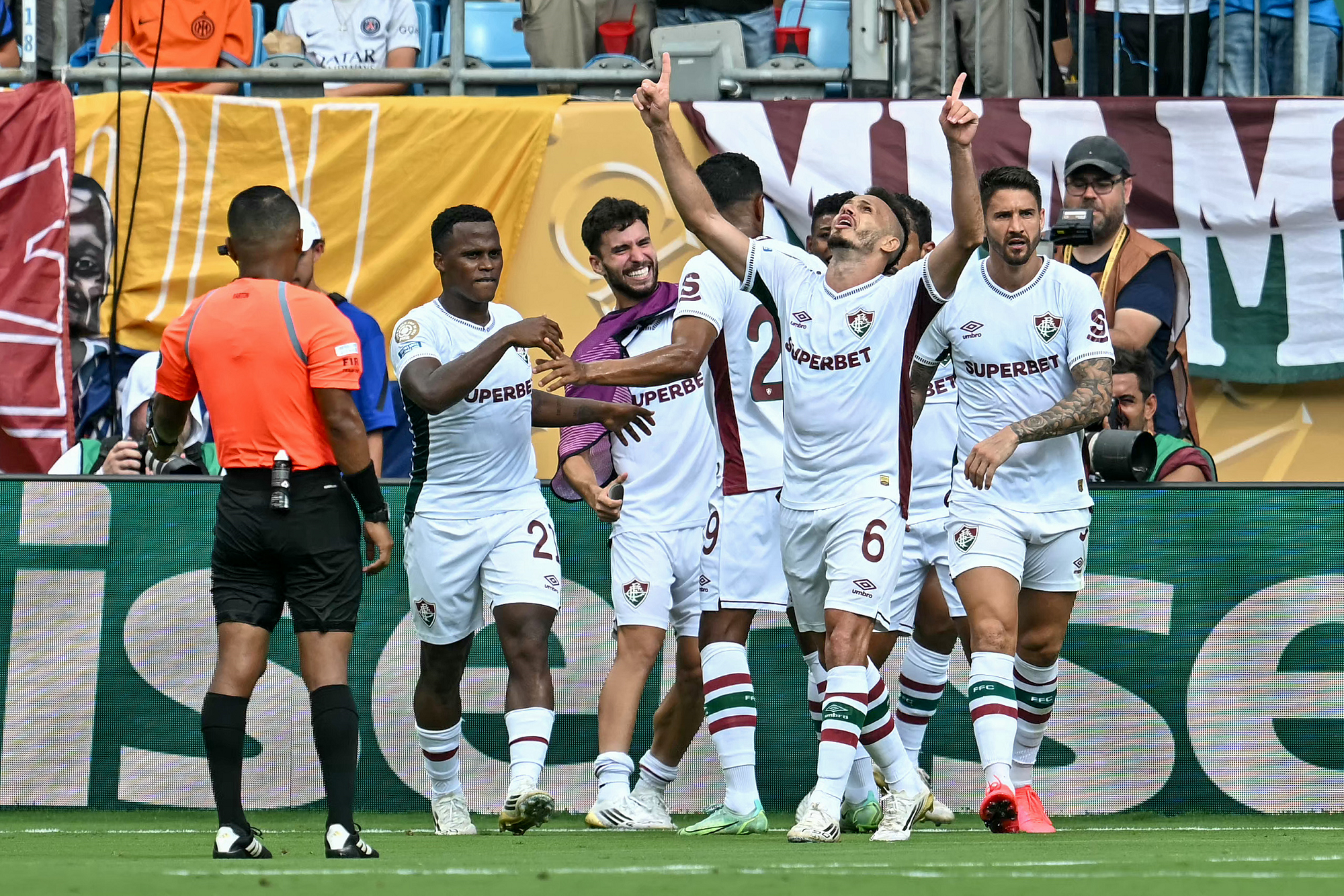 فلومينينسي يتفوق على إنتر ويصعد إلى ربع النهائي