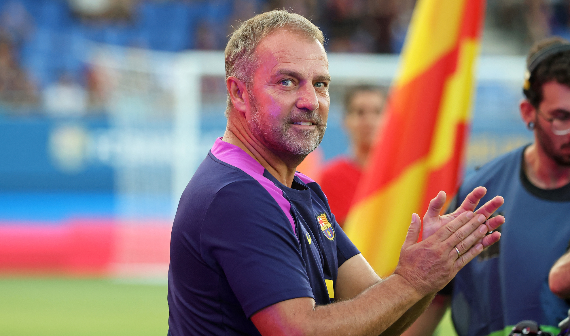 فليك مدرب برشلونة يشيد بمنافسه بليفانتي