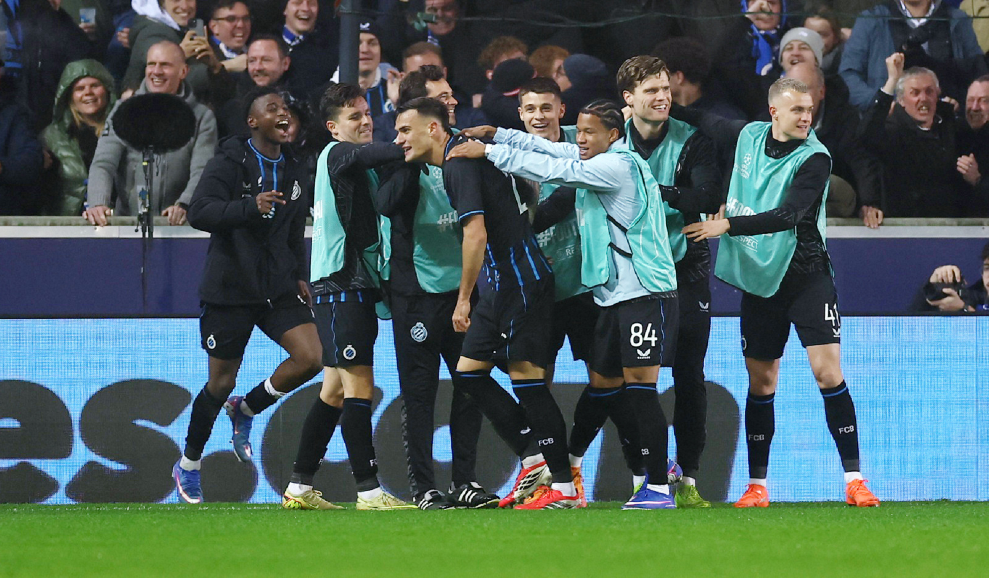 كلوب بروج يهزم مارسيليا ويصعد إلى الملحق