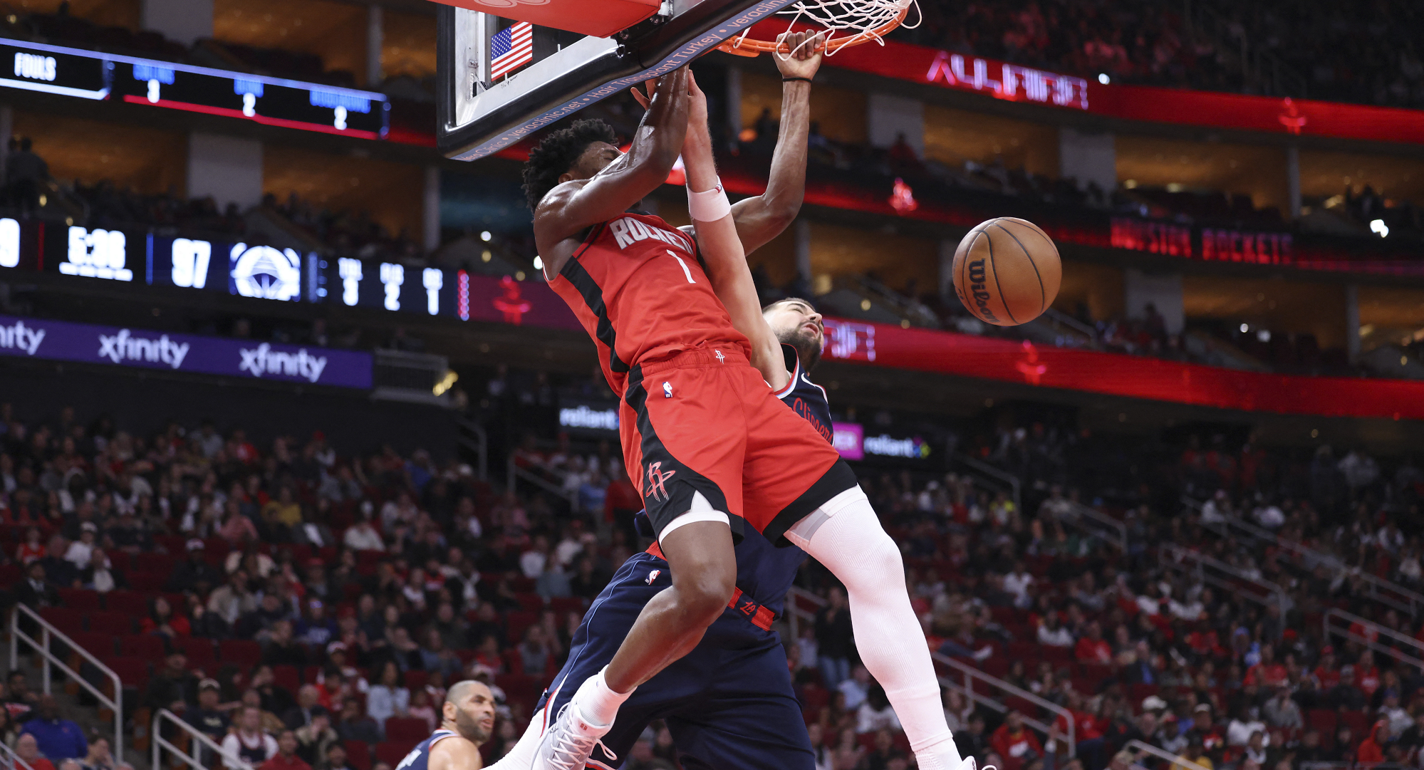 كليبرز يستمر في التراجع بسقوطه أمام روكتس