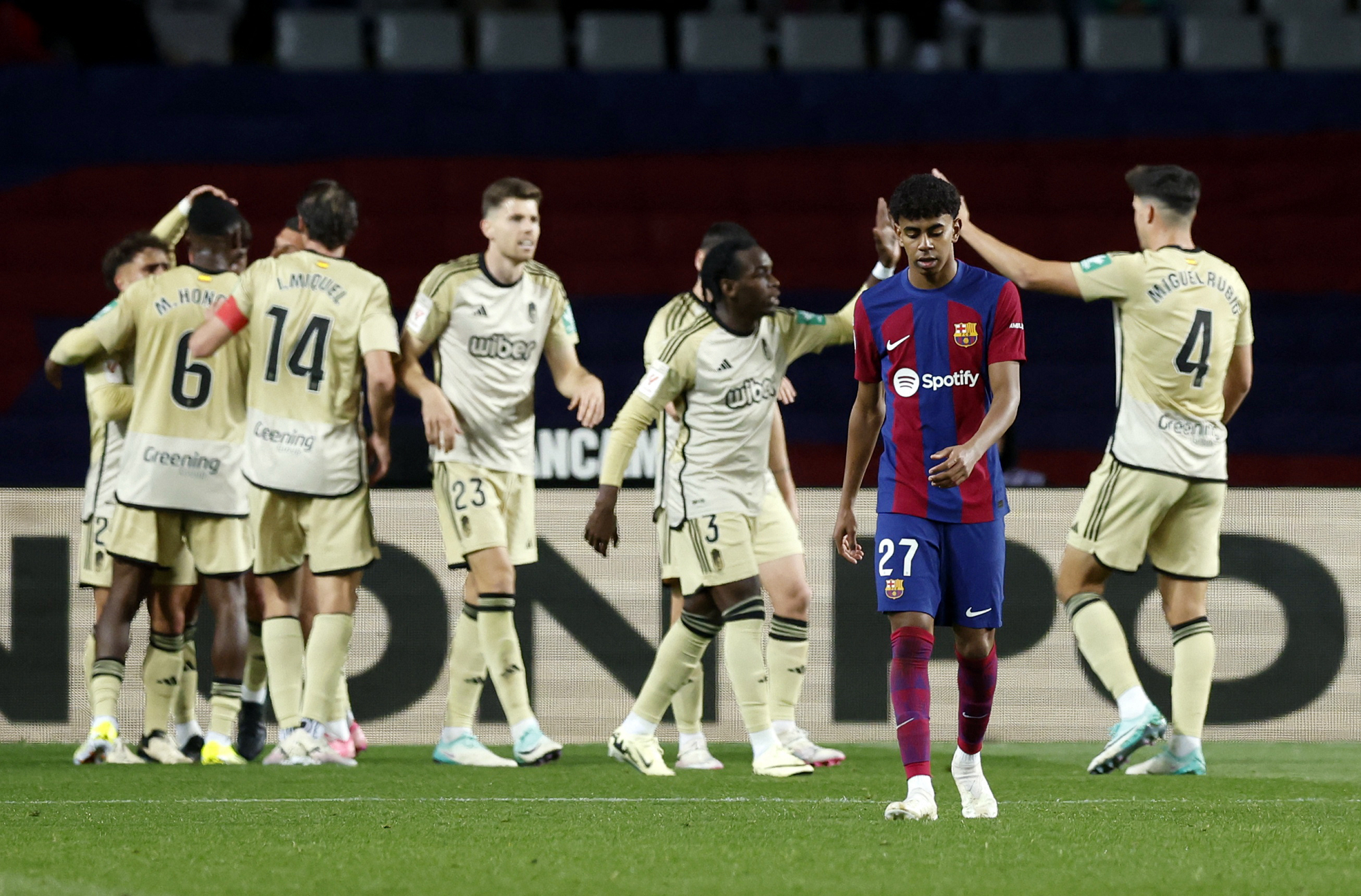 لامين جمال ينقذ برشلونة