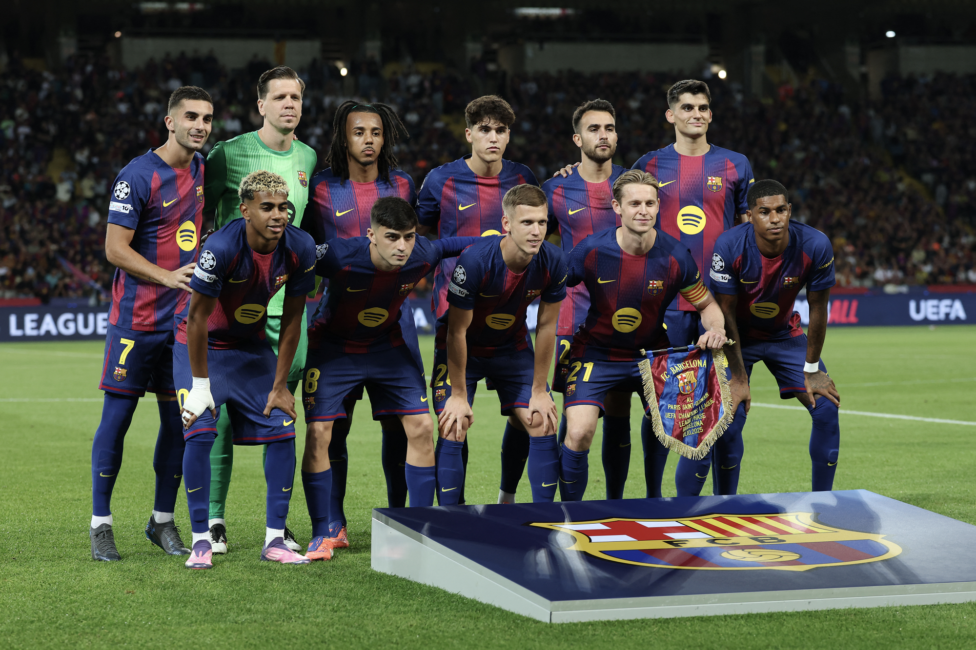 لويس كومبانيس يحتضن لقاء برشلونة وأولمبياكوس