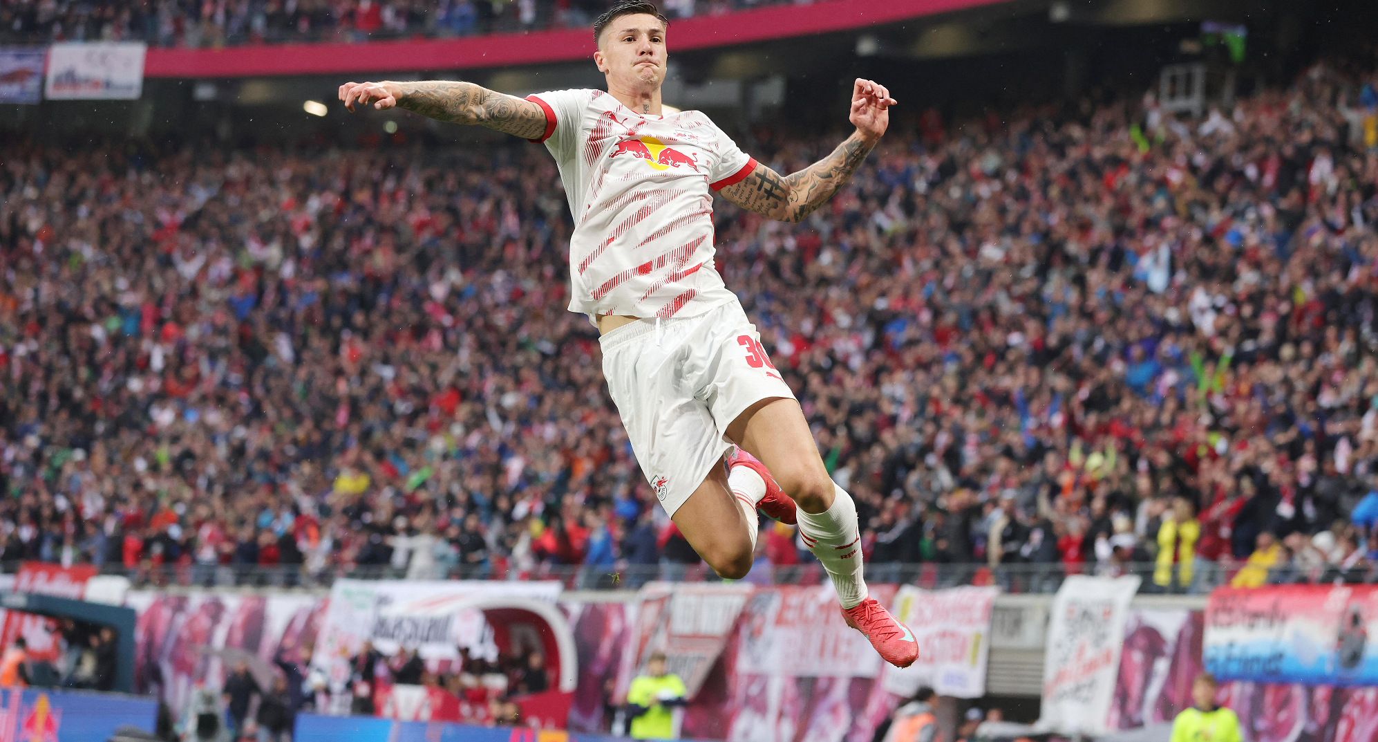 مانشستر يونايتد يقدم عرضاً لضم المهاجم شيشكو